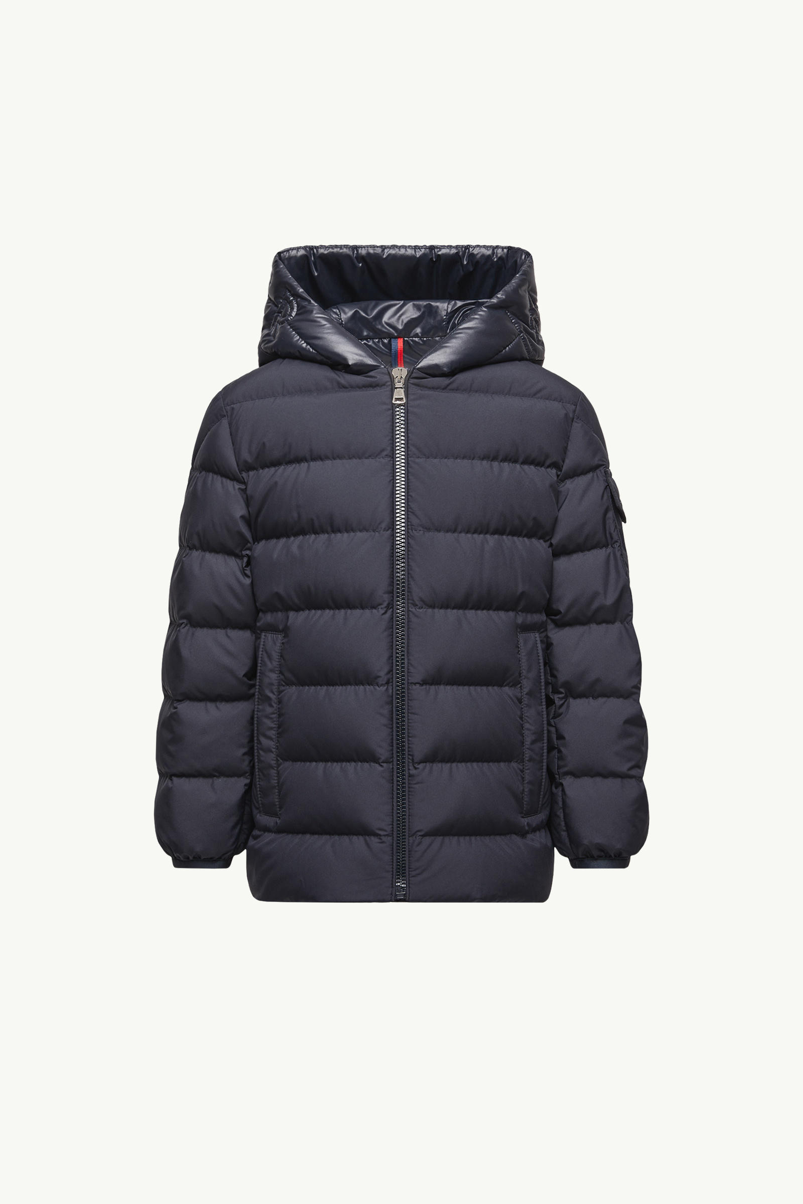 https://moncler-cdn.thron.com/api/v1/content-delivery/shares/dpx6uv/contents/K29541A00004597YW778_F/image/K29541A00004597YW778_F