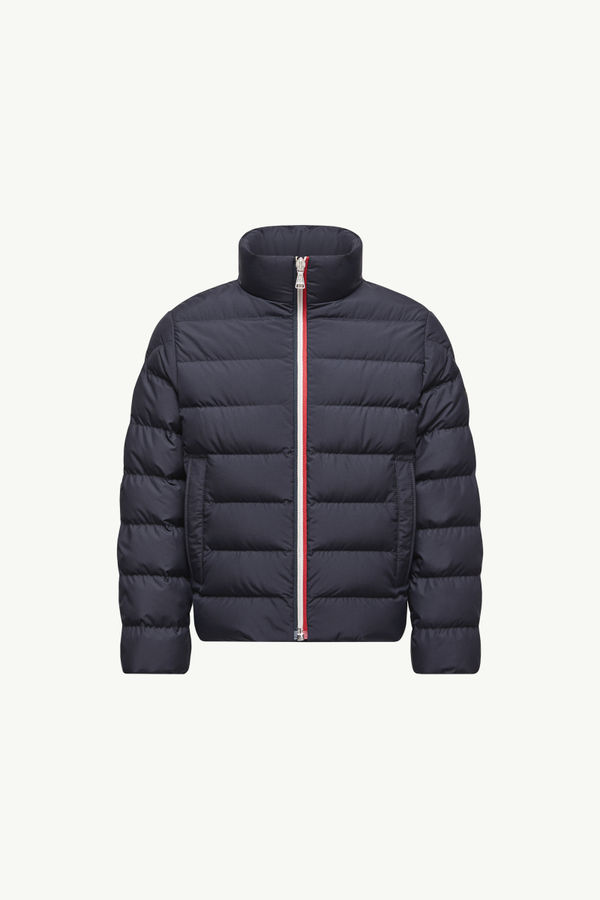 https://moncler-cdn.thron.com/api/v1/content-delivery/shares/dpx6uv/contents/K29541A00009597YW778_F/image/K29541A00009597YW778_F