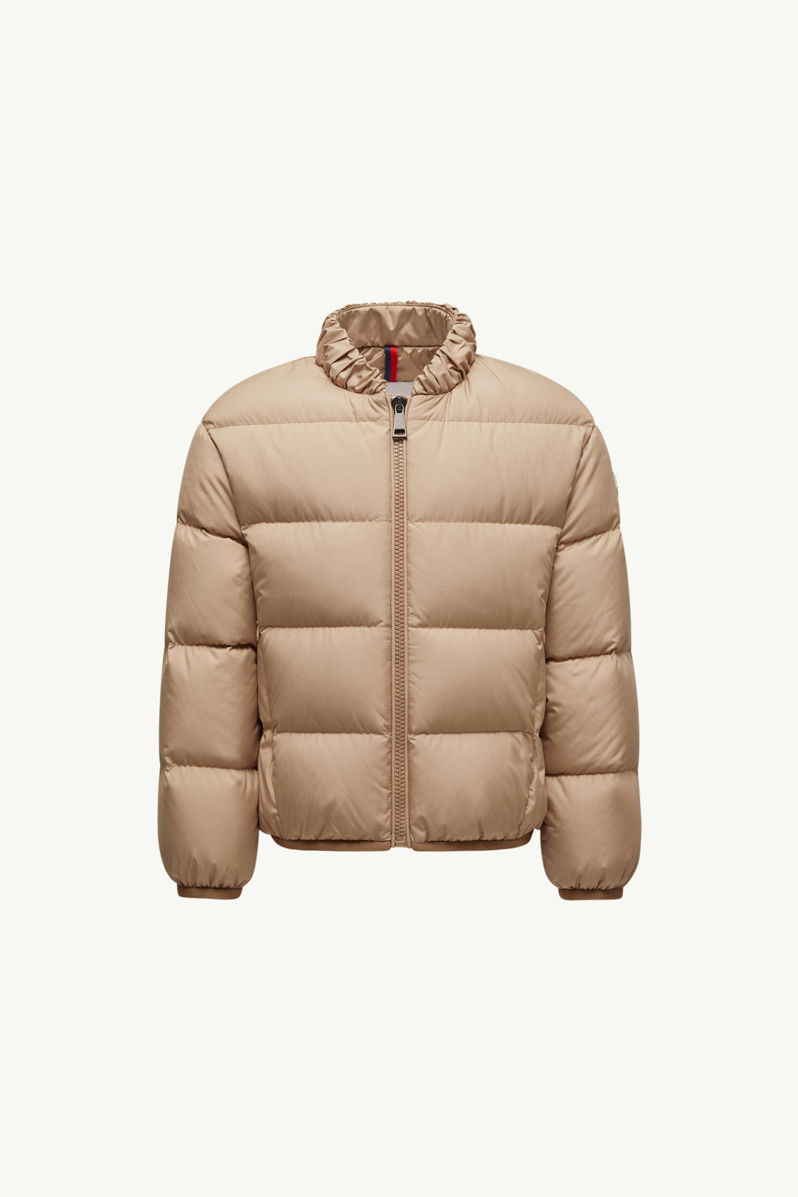 https://moncler-cdn.thron.com/api/v1/content-delivery/shares/dpx6uv/contents/K29541A0001754AQE20X_F/image/K29541A0001754AQE20X_F