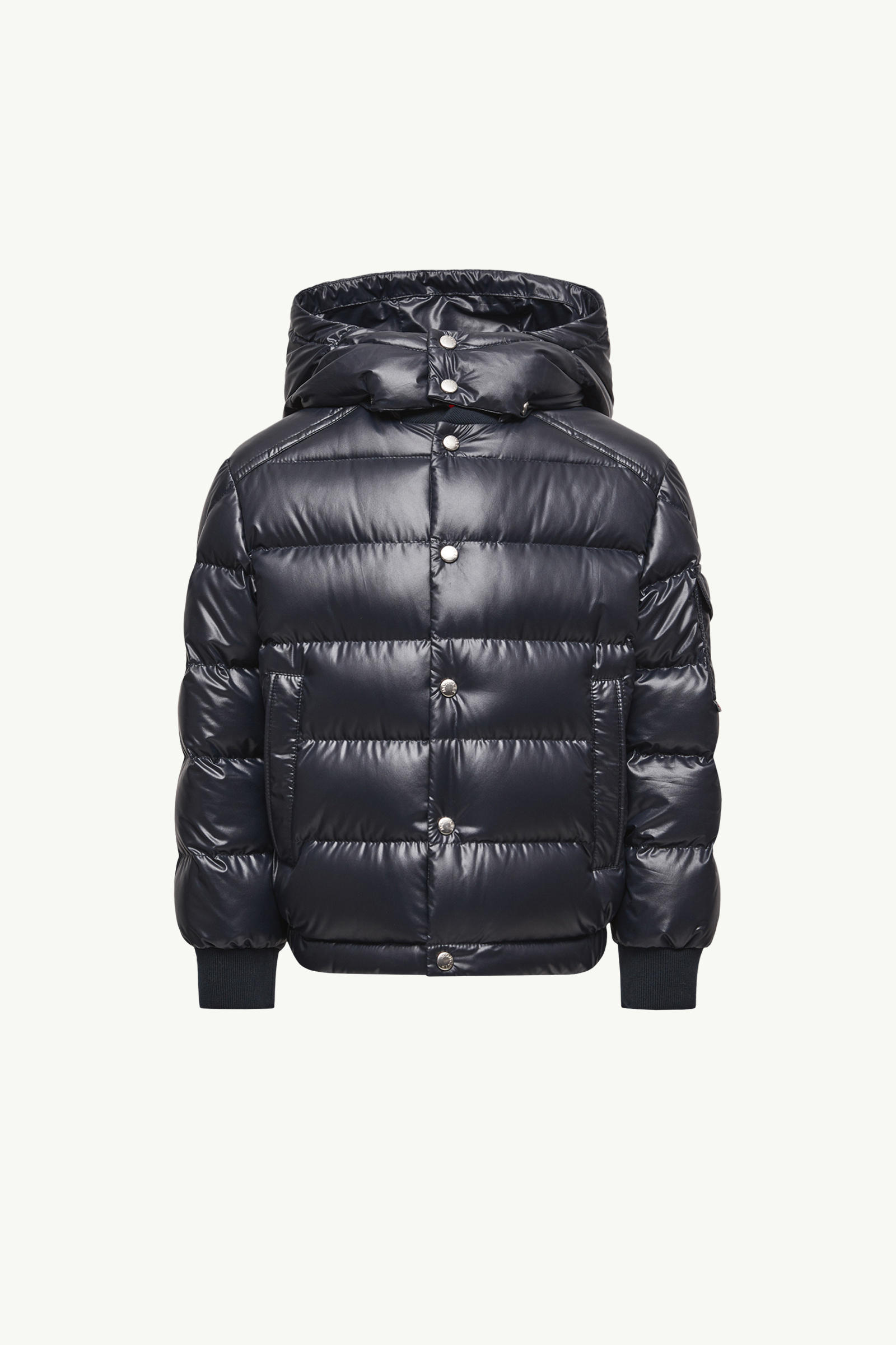 https://moncler-cdn.thron.com/api/v1/content-delivery/shares/dpx6uv/contents/K29541A00020597YX778_F/image/K29541A00020597YX778_F