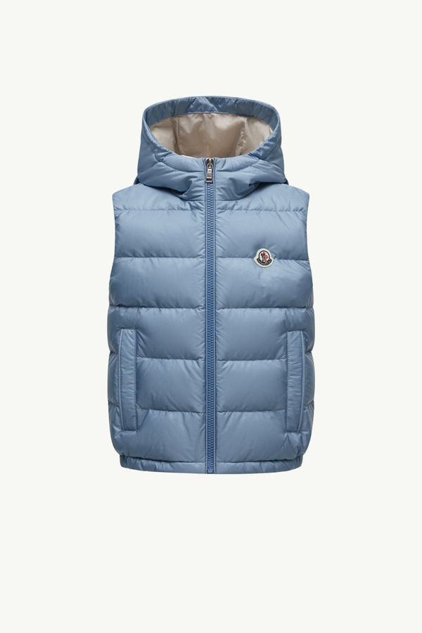 https://moncler-cdn.thron.com/api/v1/content-delivery/shares/dpx6uv/contents/K29541A0002953A5E715_F/image/K29541A0002953A5E715_F
