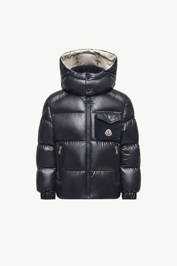 https://moncler-cdn.thron.com/api/v1/content-delivery/shares/dpx6uv/contents/K29541A00032597YX778_F/image/K29541A00032597YX778_F