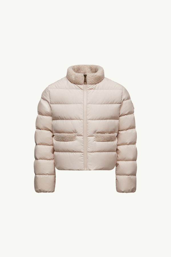 https://moncler-cdn.thron.com/api/v1/content-delivery/shares/dpx6uv/contents/K29541A00035597YW21G_F/image/K29541A00035597YW21G_F
