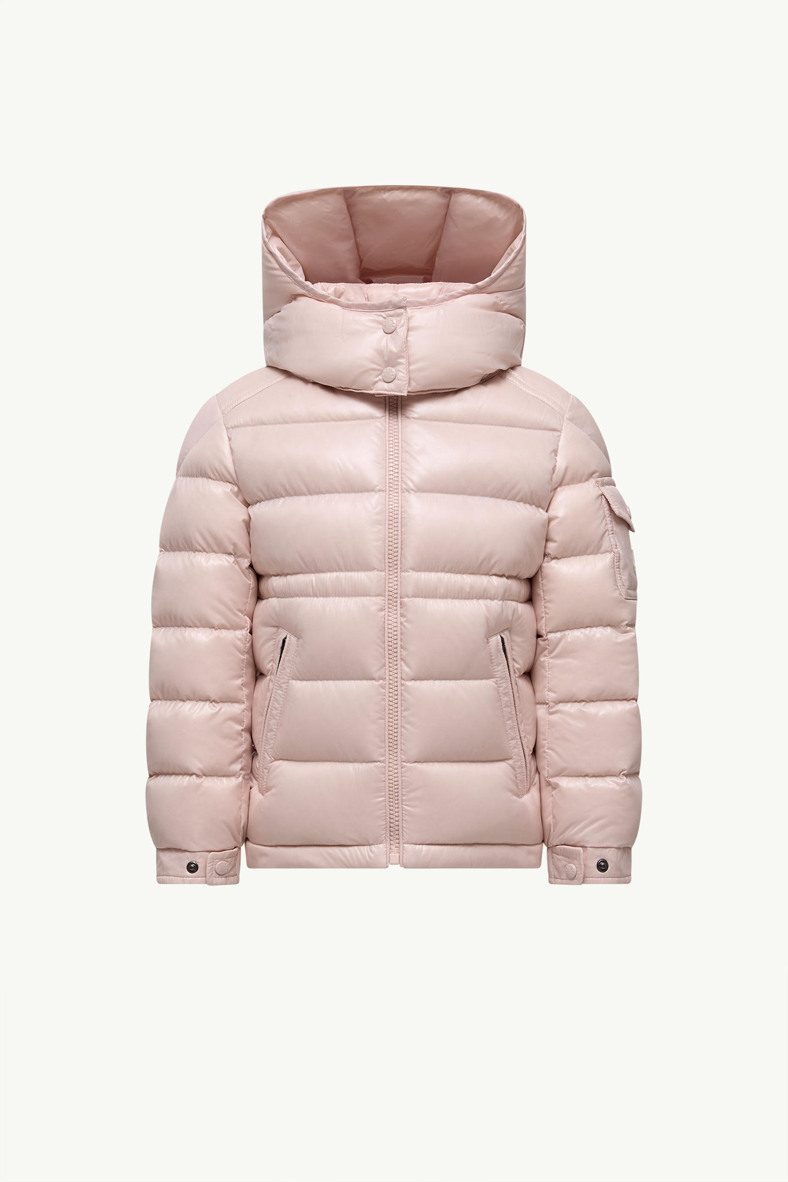 https://moncler-cdn.thron.com/api/v1/content-delivery/shares/dpx6uv/contents/K29541A00043597Z850X_F/image/K29541A00043597Z850X_F