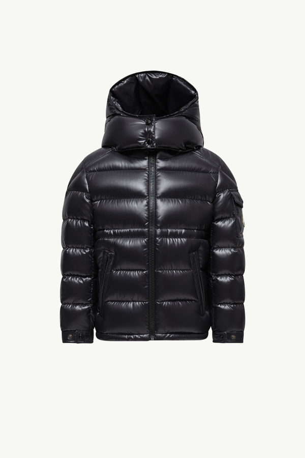 https://moncler-cdn.thron.com/api/v1/content-delivery/shares/dpx6uv/contents/K29541A00043597Z8999_F/image/K29541A00043597Z8999_F