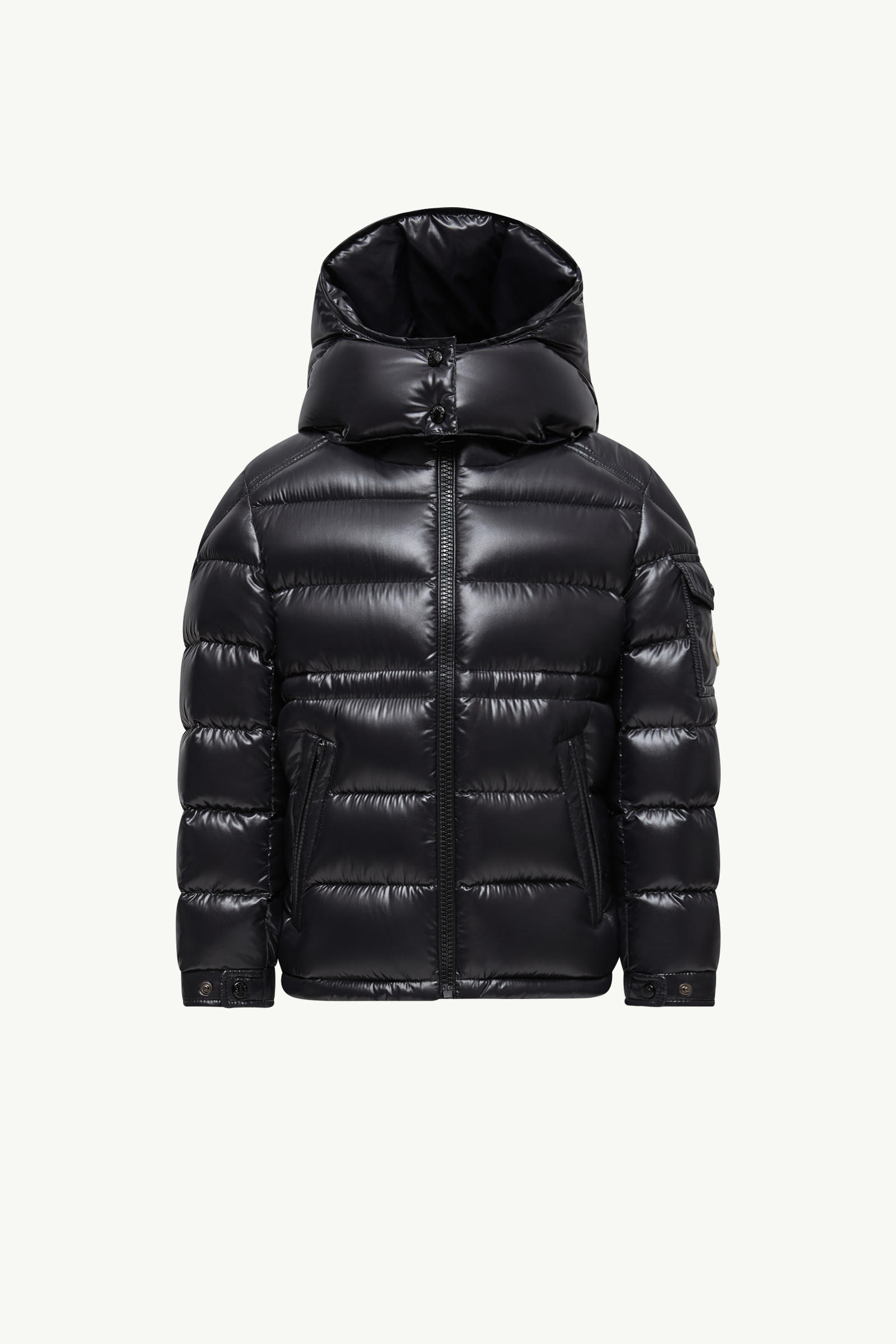 https://moncler-cdn.thron.com/api/v1/content-delivery/shares/dpx6uv/contents/K29541A00043597Z8999_F/image/K29541A00043597Z8999_F