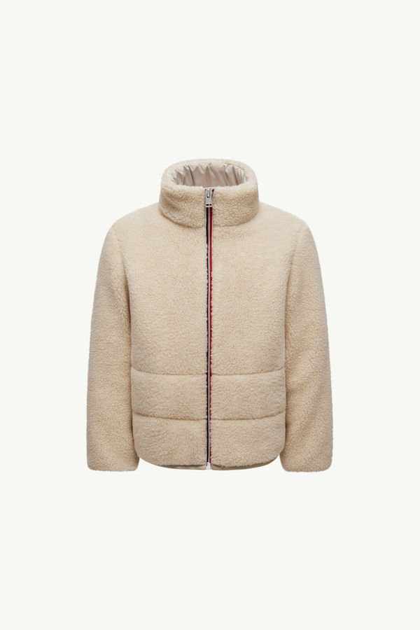 https://moncler-cdn.thron.com/api/v1/content-delivery/shares/dpx6uv/contents/K29541A00047809J023P_F/image/K29541A00047809J023P_F