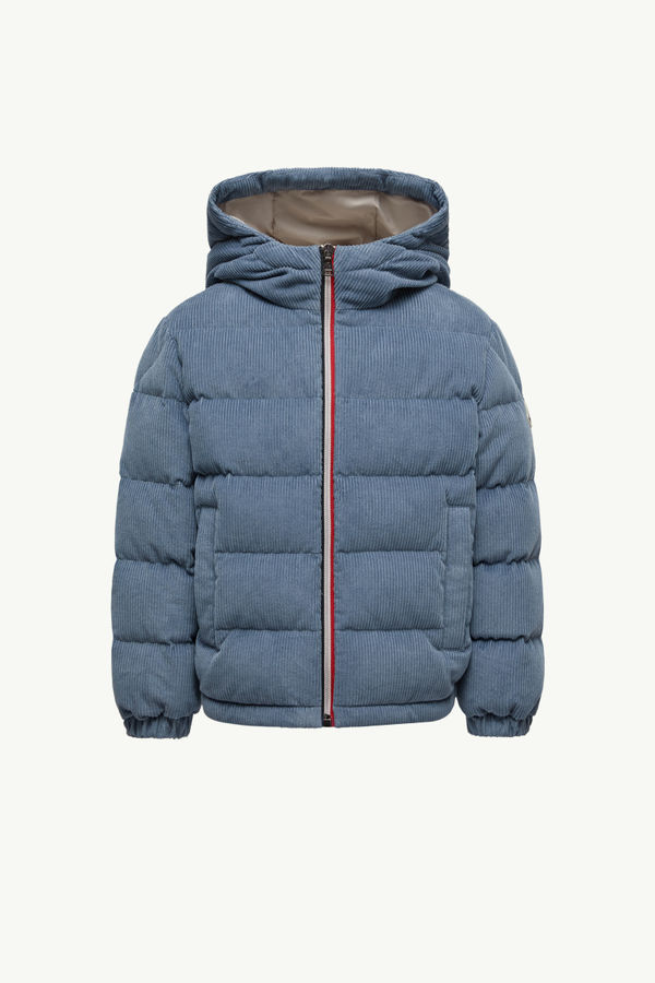 https://moncler-cdn.thron.com/api/v1/content-delivery/shares/dpx6uv/contents/K29541A000555964B78J_F/image/K29541A000555964B78J_F