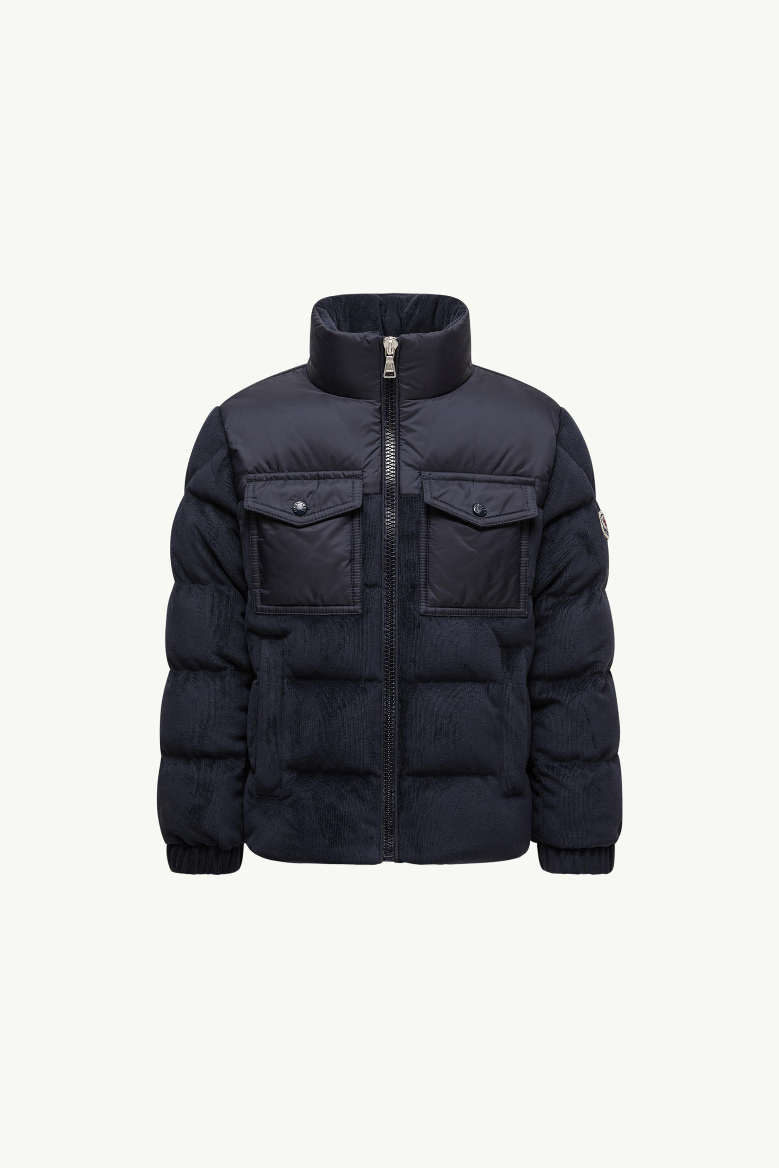 https://moncler-cdn.thron.com/api/v1/content-delivery/shares/dpx6uv/contents/K29541A00059598TG742_F/image/K29541A00059598TG742_F