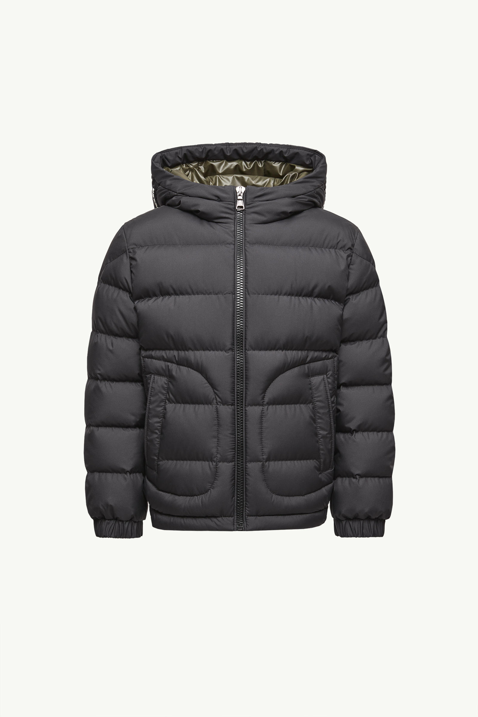 https://moncler-cdn.thron.com/api/v1/content-delivery/shares/dpx6uv/contents/K29541A00062597YW999_F/image/K29541A00062597YW999_F