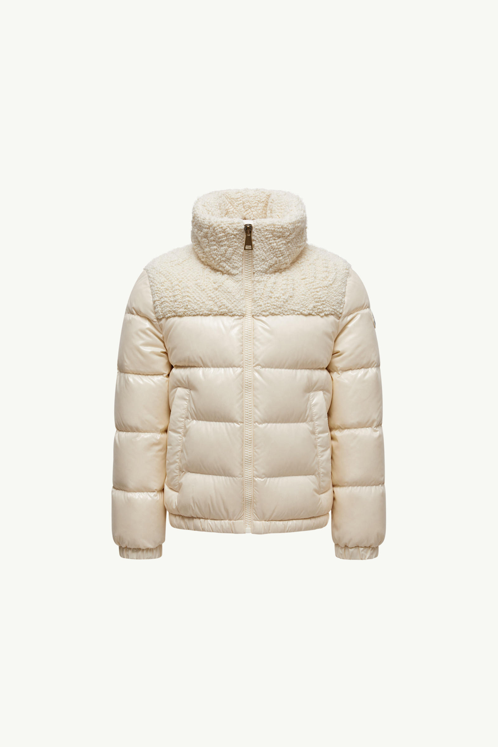 https://moncler-cdn.thron.com/api/v1/content-delivery/shares/dpx6uv/contents/K29541A00077597Z8070_F/image/K29541A00077597Z8070_F