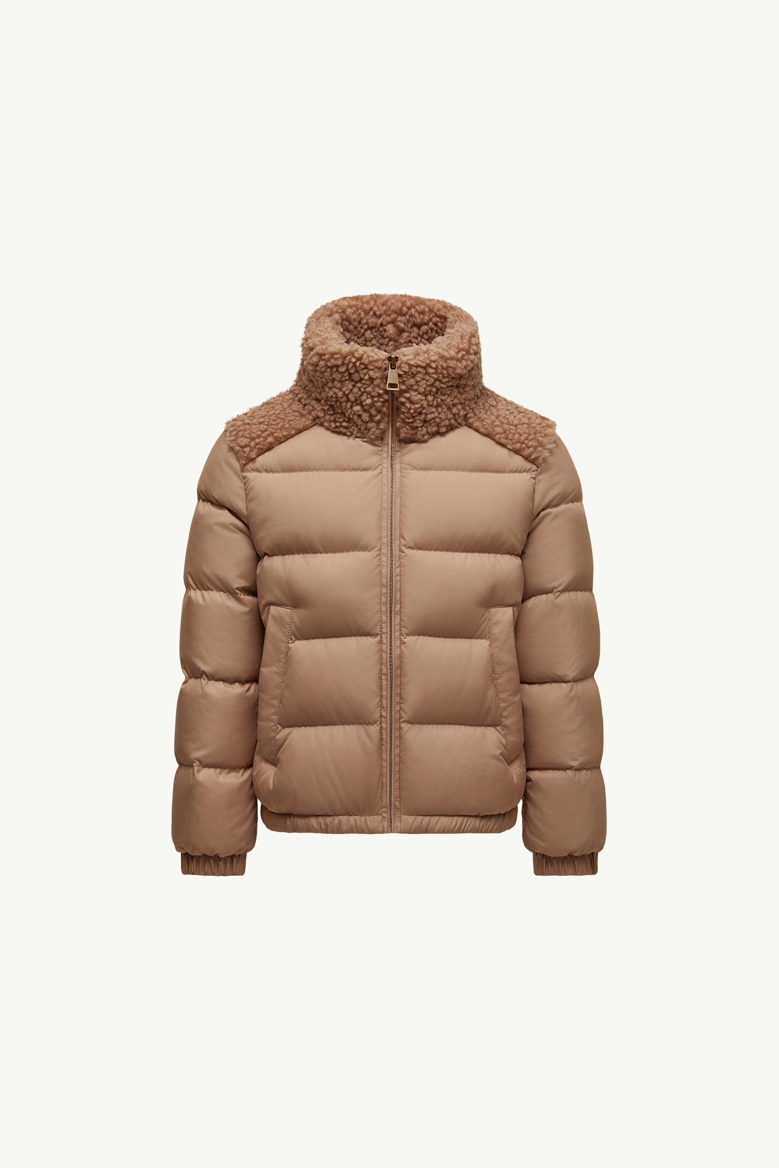 https://moncler-cdn.thron.com/api/v1/content-delivery/shares/dpx6uv/contents/K29541A0009054AQE513_F/image/K29541A0009054AQE513_F