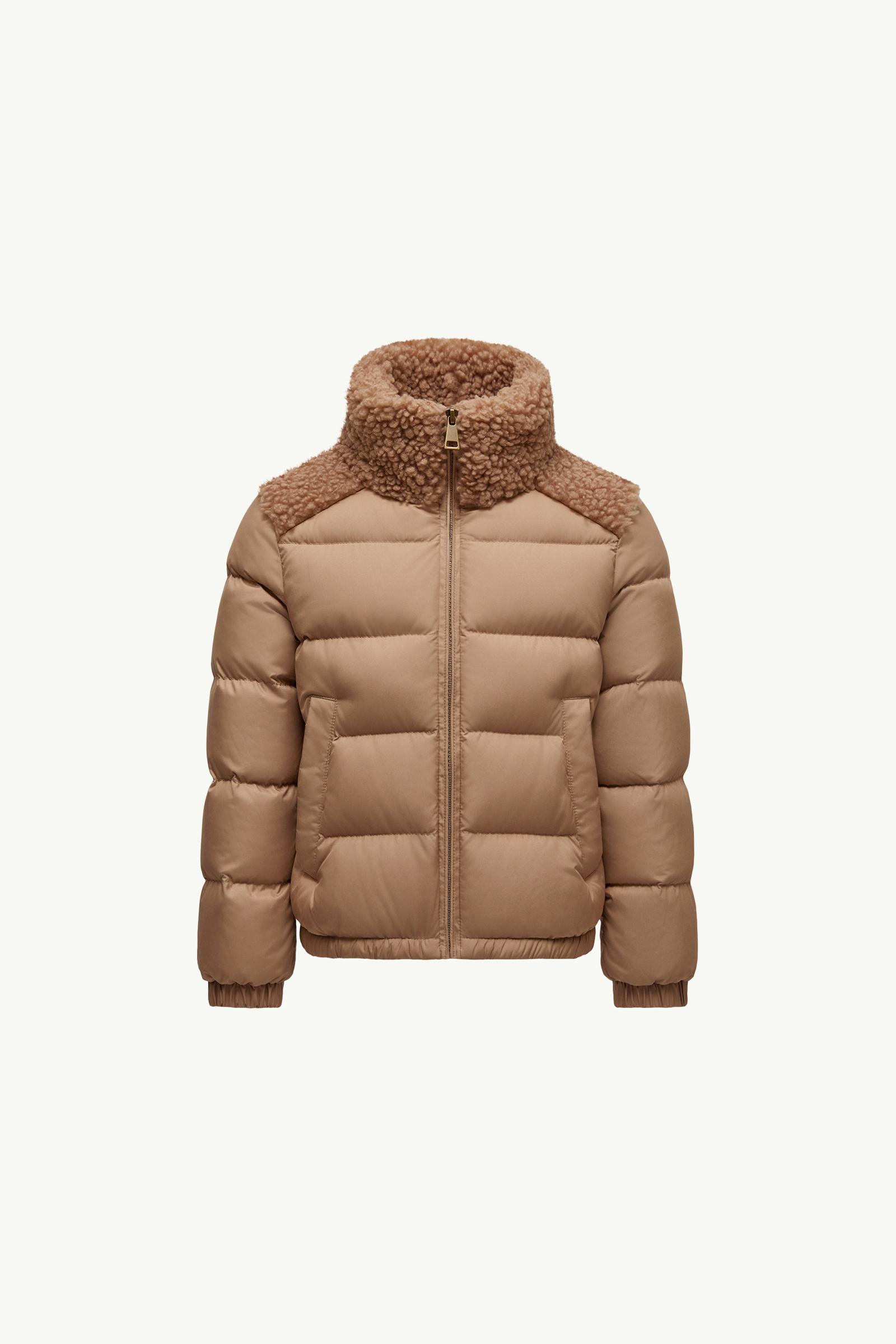 モンクレール　ベレンジェール　ダウンジャケット　ロゴワッペン　タグ　ベージュ　2 MONCLER（モンクレール） 極美品▽モンクレール 2022年製 FER