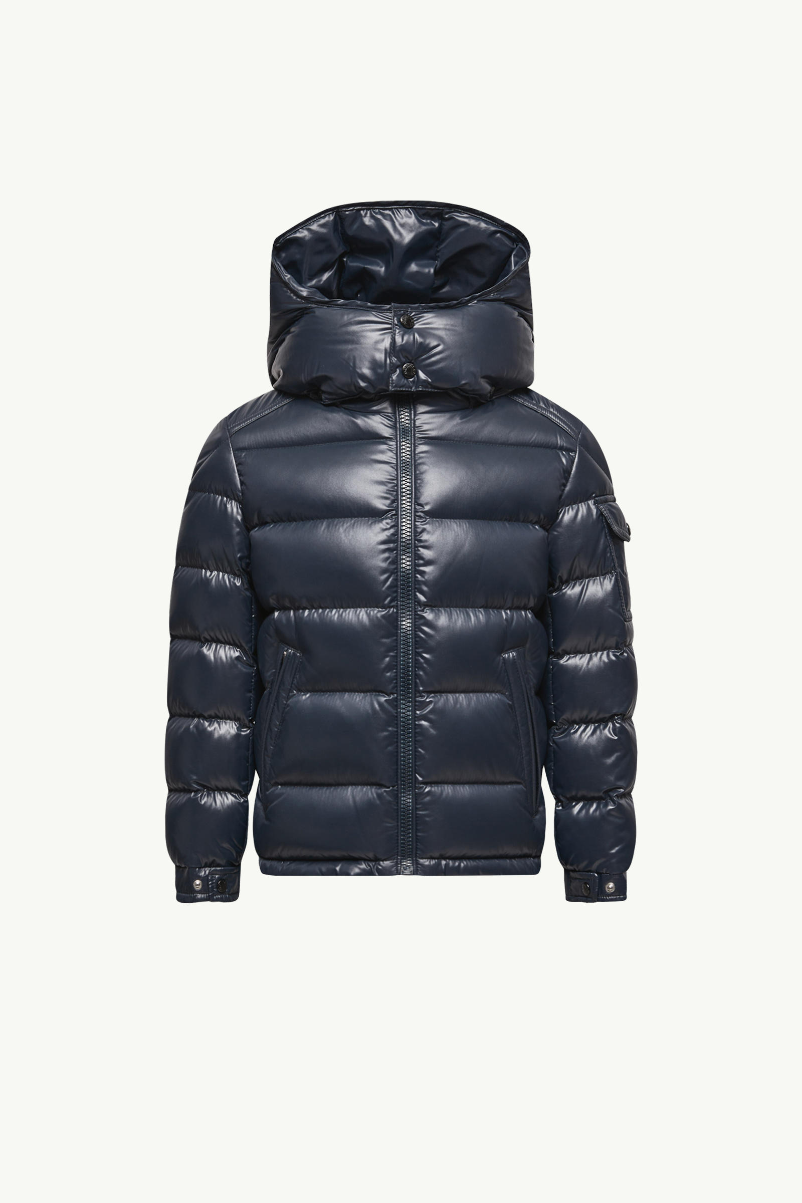 https://moncler-cdn.thron.com/api/v1/content-delivery/shares/dpx6uv/contents/K29541A1252068950742_F/image/K29541A1252068950742_F