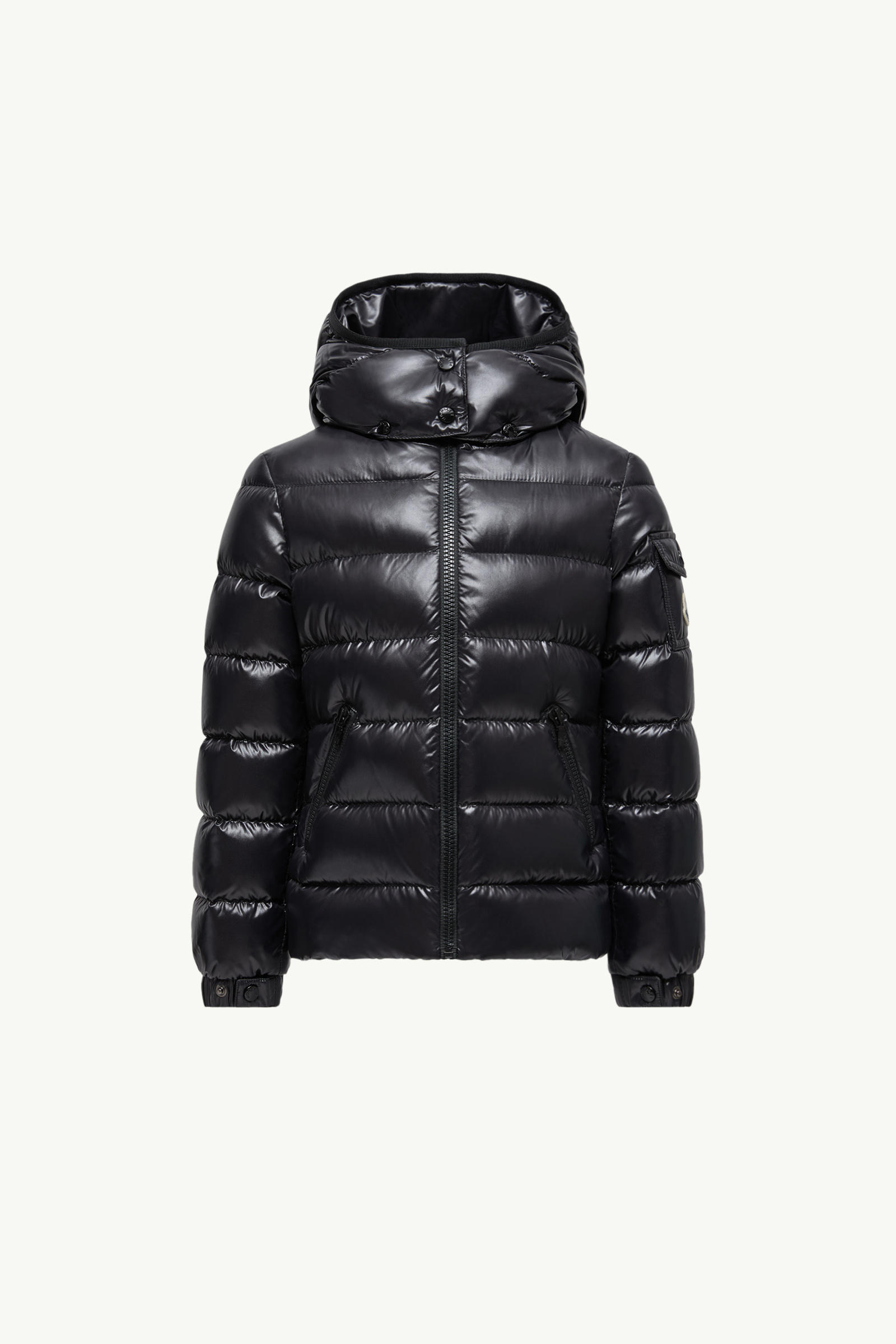 https://moncler-cdn.thron.com/api/v1/content-delivery/shares/dpx6uv/contents/K29541A5271068950999_F/image/K29541A5271068950999_F
