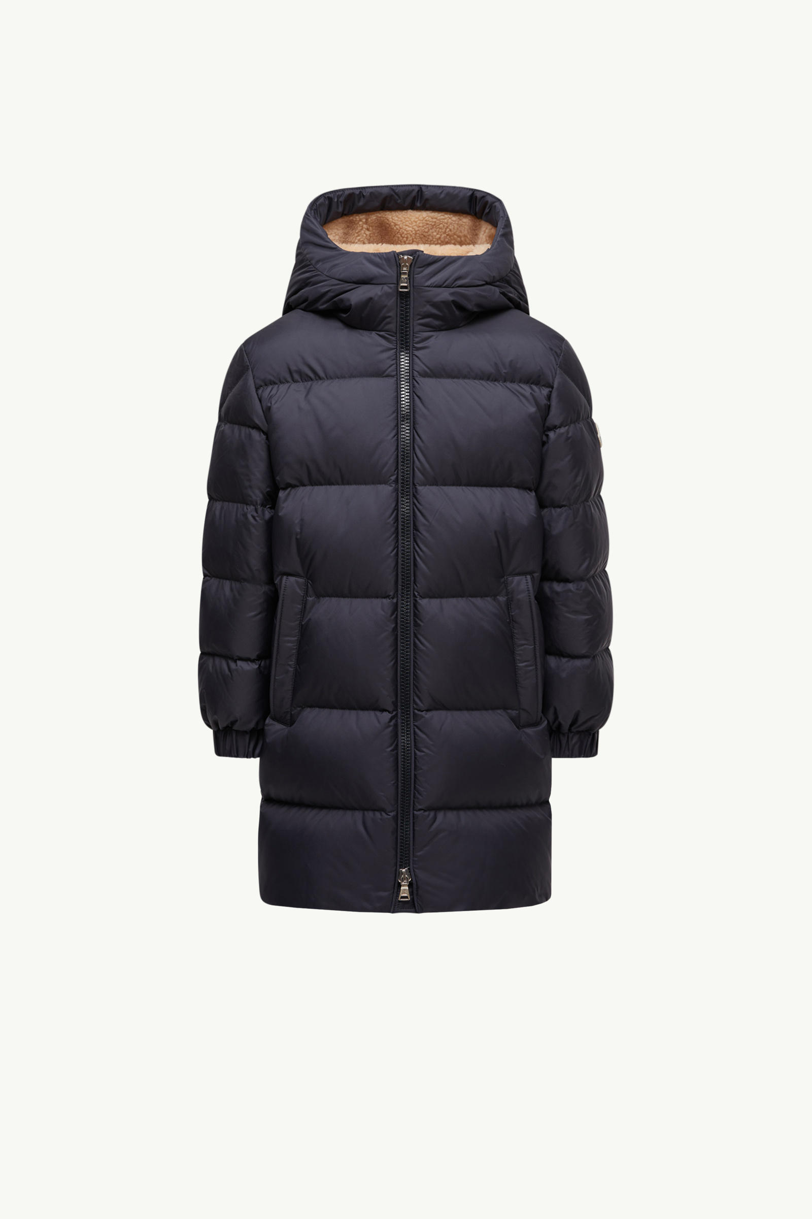 https://moncler-cdn.thron.com/api/v1/content-delivery/shares/dpx6uv/contents/K29541C0001453A5E742_F/image/K29541C0001453A5E742_F