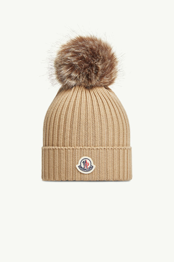 https://moncler-cdn.thron.com/api/v1/content-delivery/shares/dpx6uv/contents/K29543B00011A9327231_F/image/K29543B00011A9327231_F