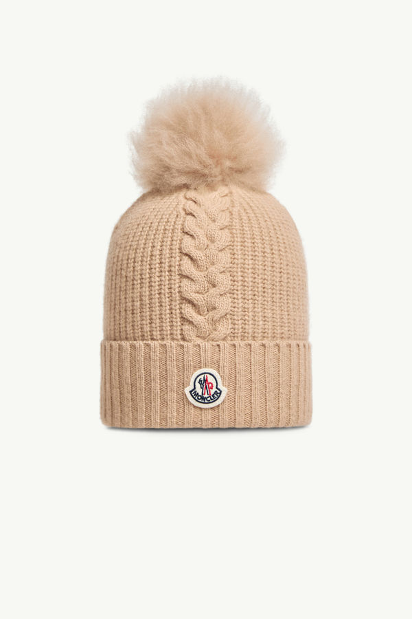 https://moncler-cdn.thron.com/api/v1/content-delivery/shares/dpx6uv/contents/K29543B00013M1241210_F/image/K29543B00013M1241210_F