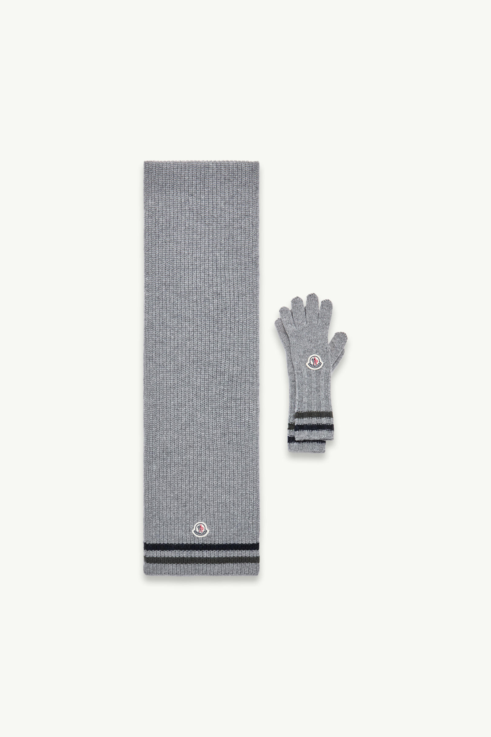 https://moncler-cdn.thron.com/api/v1/content-delivery/shares/dpx6uv/contents/K29543G00003M1241912_F/image/K29543G00003M1241912_F