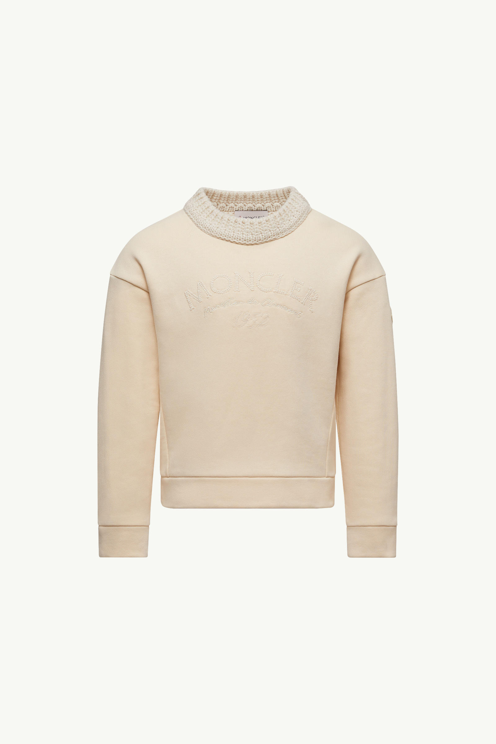 https://moncler-cdn.thron.com/api/v1/content-delivery/shares/dpx6uv/contents/K29548G00014899PS050_F/image/K29548G00014899PS050_F