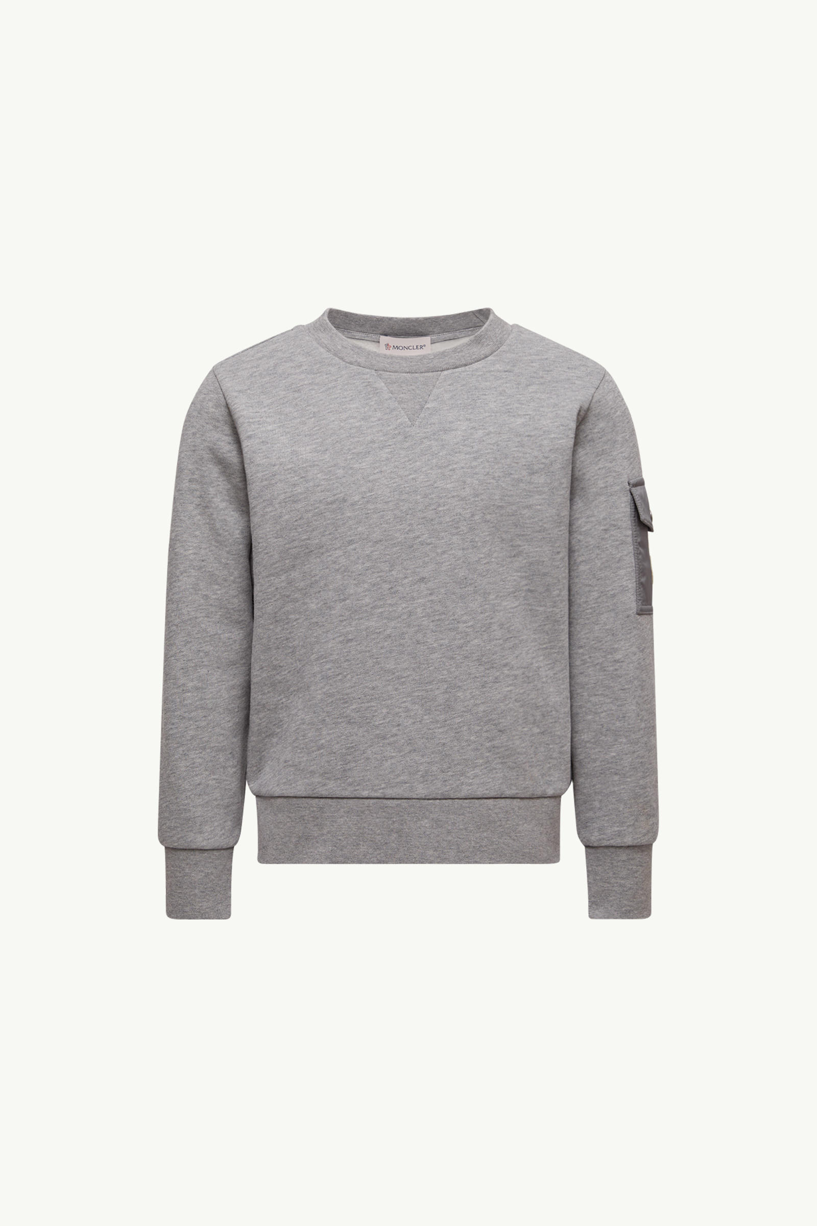 https://moncler-cdn.thron.com/api/v1/content-delivery/shares/dpx6uv/contents/K29548G00024899PS980_F/image/K29548G00024899PS980_F
