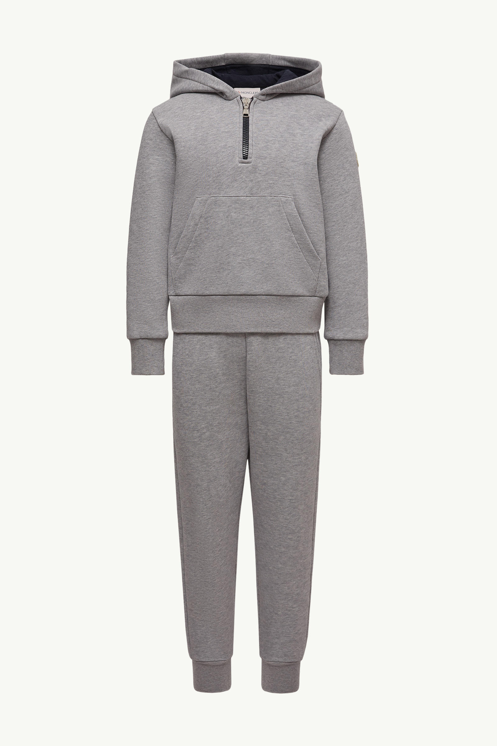 https://moncler-cdn.thron.com/api/v1/content-delivery/shares/dpx6uv/contents/K29548M00006899PS980_F/image/K29548M00006899PS980_F