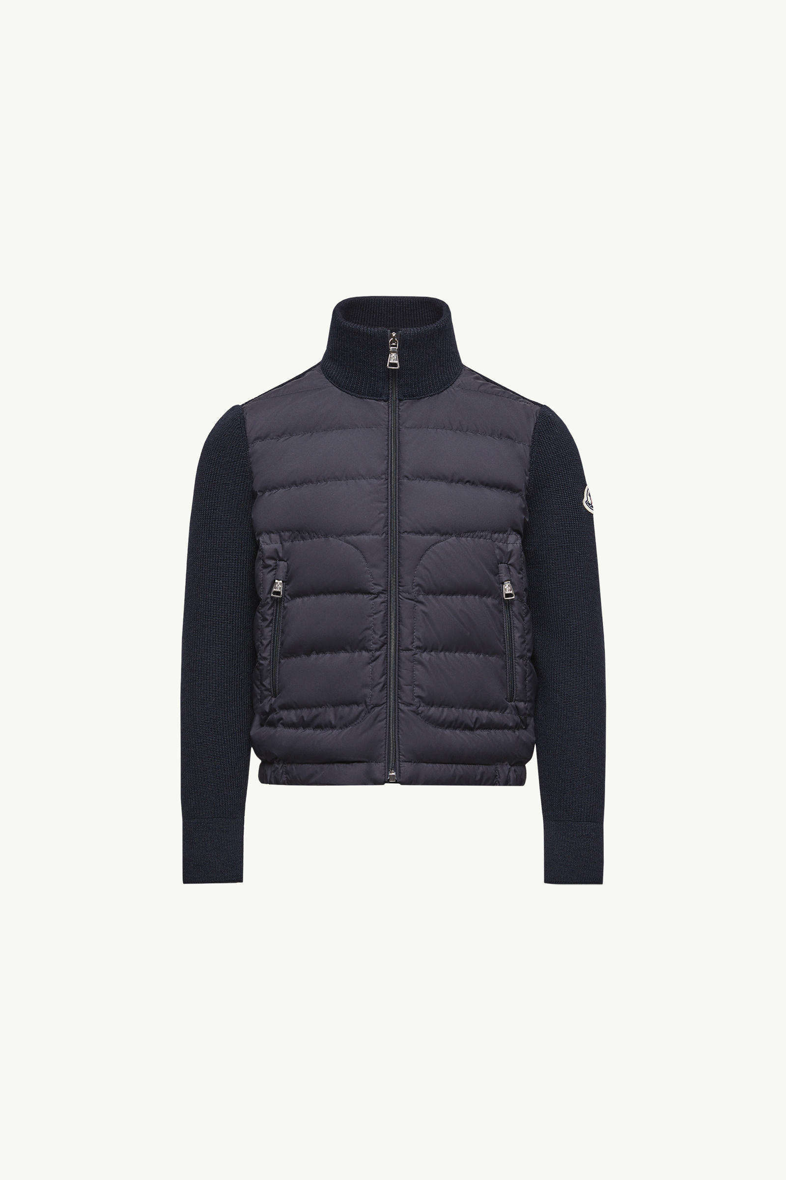 https://moncler-cdn.thron.com/api/v1/content-delivery/shares/dpx6uv/contents/K29549B00001M1121777_F/image/K29549B00001M1121777_F