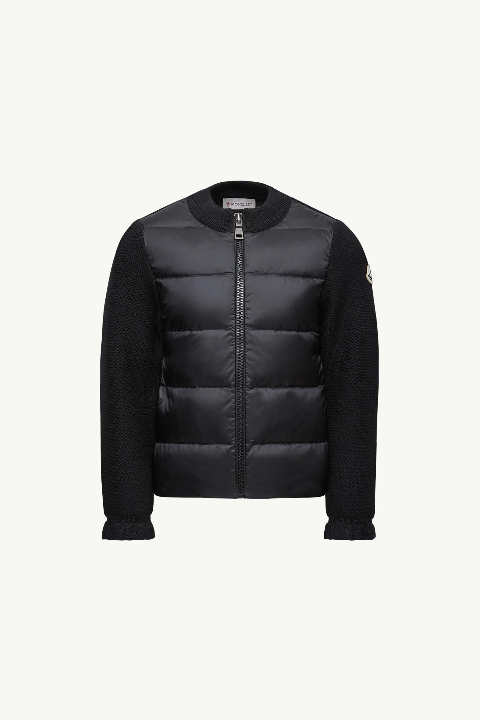 https://moncler-cdn.thron.com/api/v1/content-delivery/shares/dpx6uv/contents/K29549B00013M1131999_F/image/K29549B00013M1131999_F