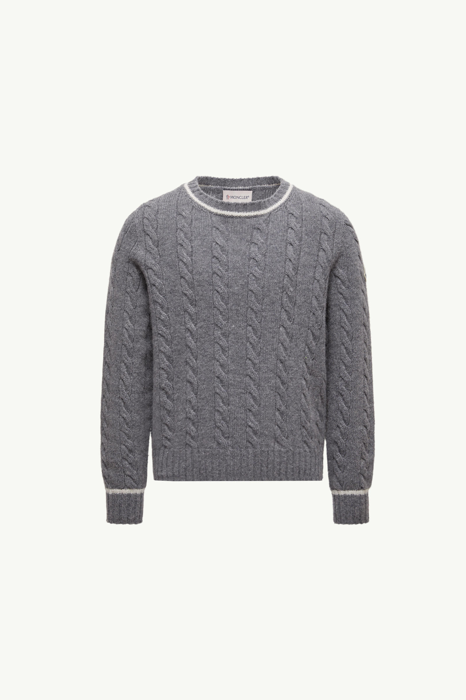 https://moncler-cdn.thron.com/api/v1/content-delivery/shares/dpx6uv/contents/K29549C00004M1241988_F/image/K29549C00004M1241988_F