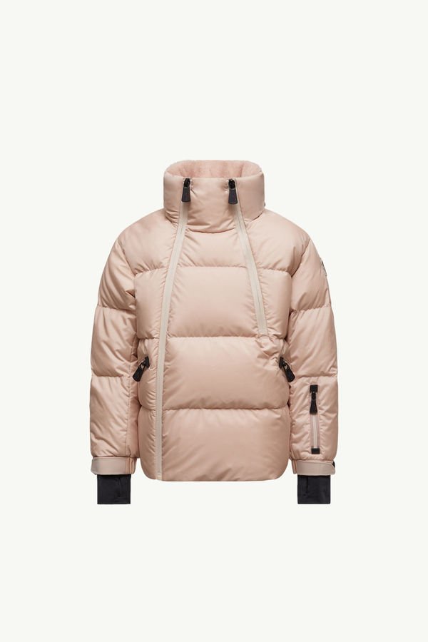 https://moncler-cdn.thron.com/api/v1/content-delivery/shares/dpx6uv/contents/K29571A00002595JN511_F/image/K29571A00002595JN511_F