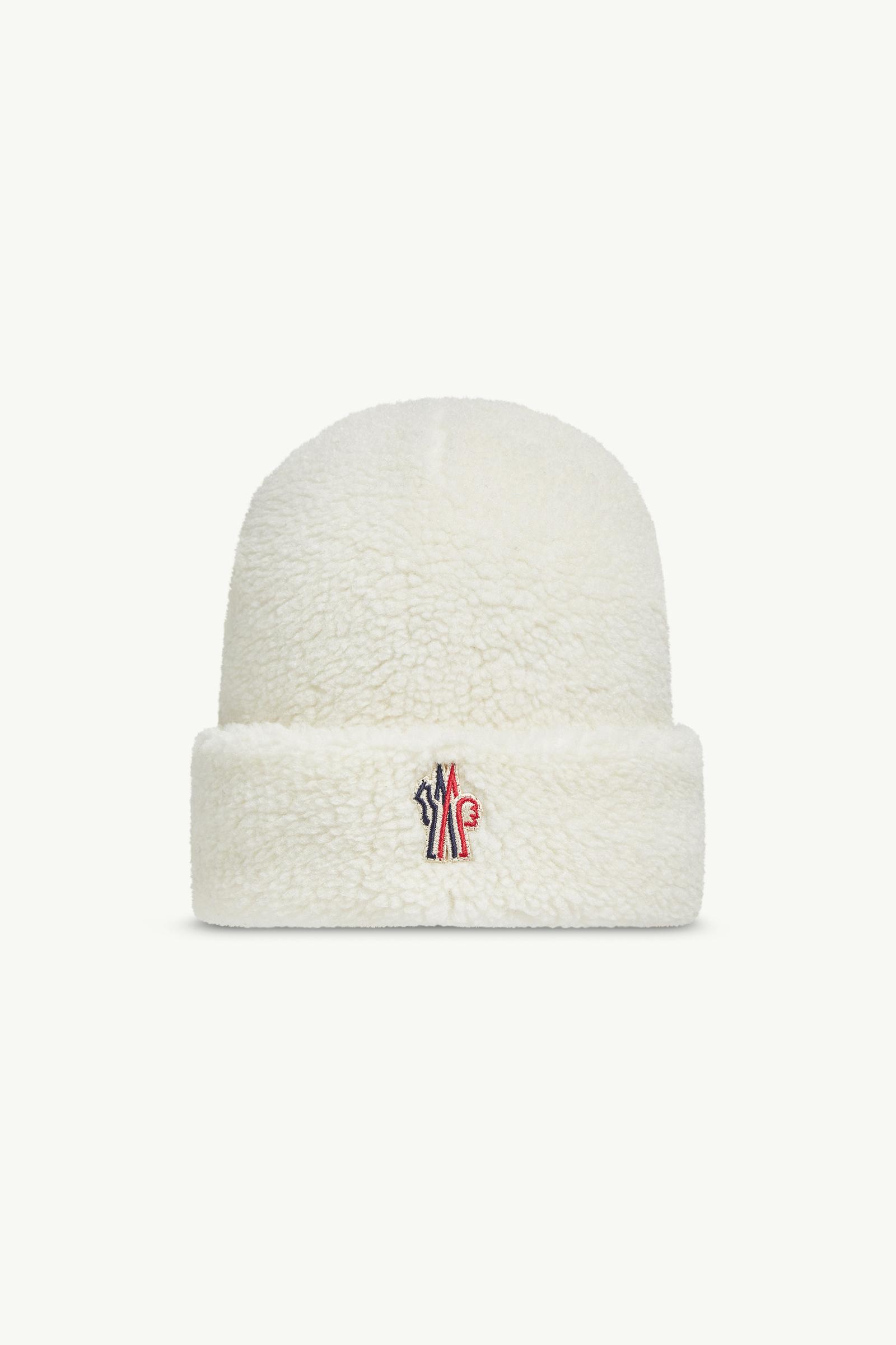 Teddy Beanie_findInBoutique_image