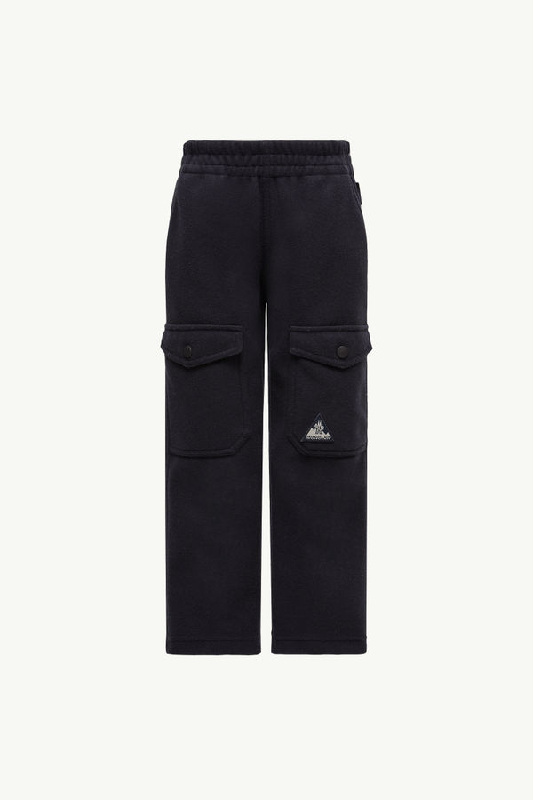 https://moncler-cdn.thron.com/api/v1/content-delivery/shares/dpx6uv/contents/K29578H0000289B08742_F/image/K29578H0000289B08742_F