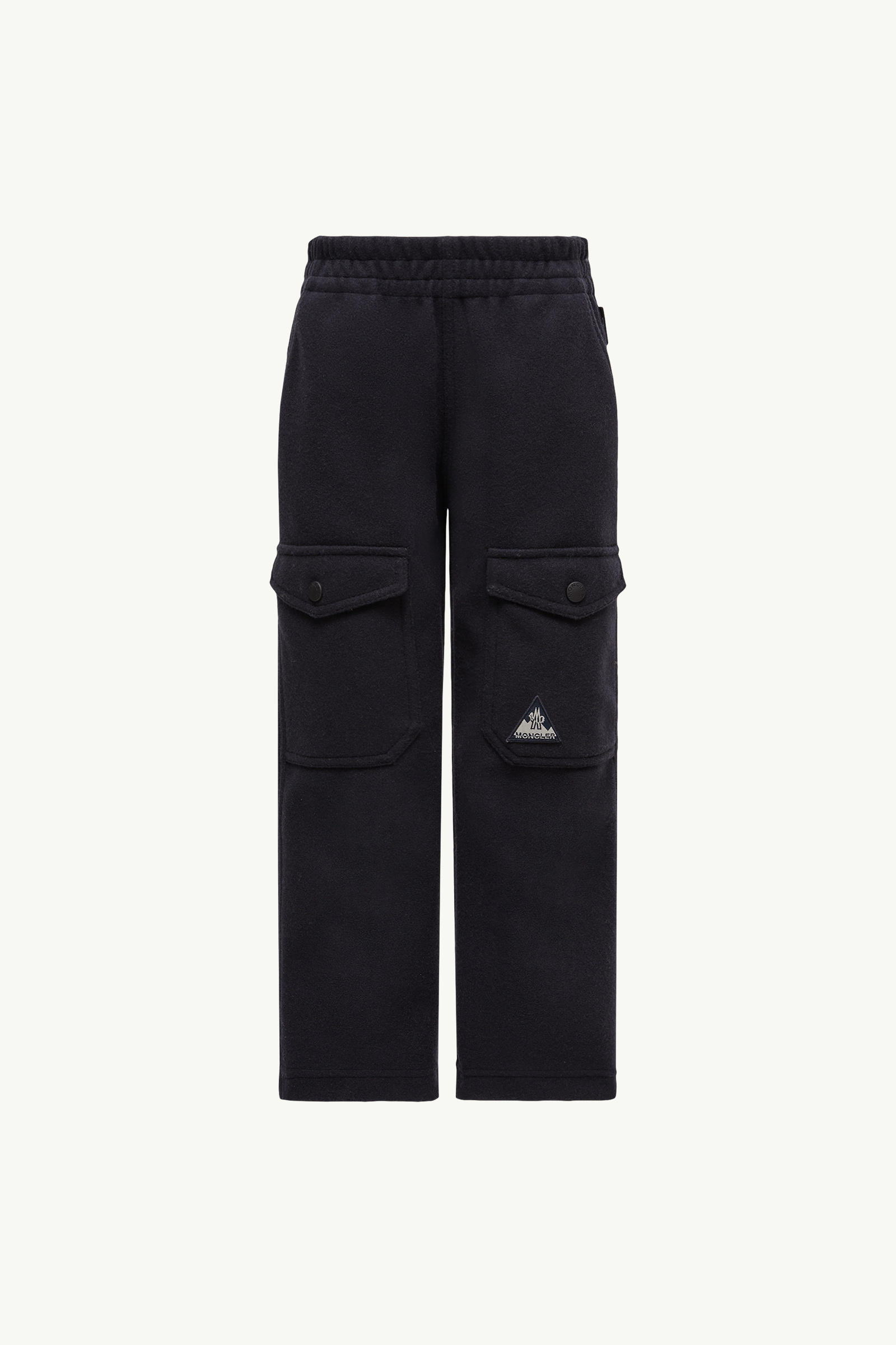 https://moncler-cdn.thron.com/api/v1/content-delivery/shares/dpx6uv/contents/K29578H0000289B08742_F/image/K29578H0000289B08742_F