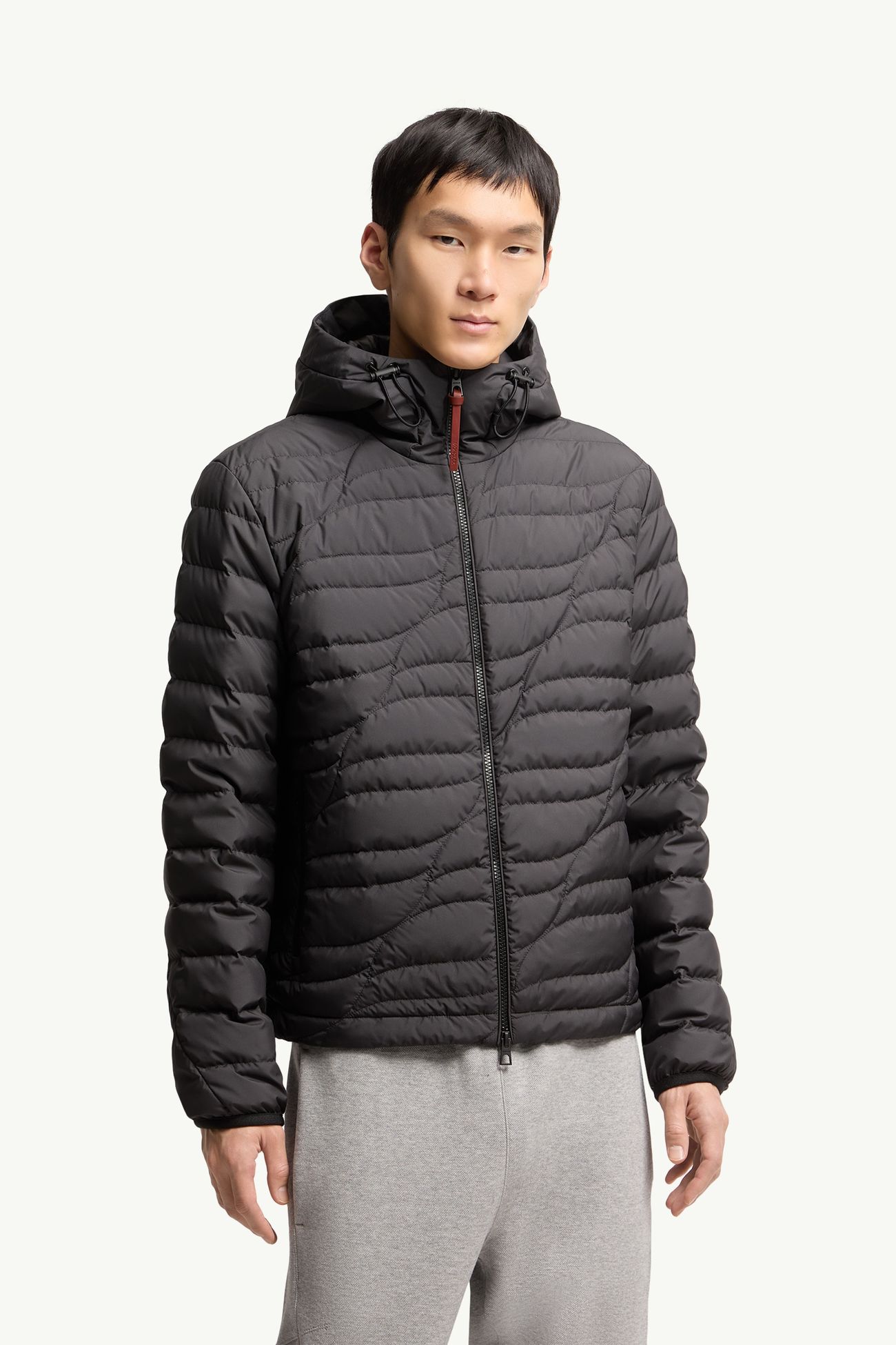 Plumífero corto con capucha Chitu Hombre Negro Moncler 3