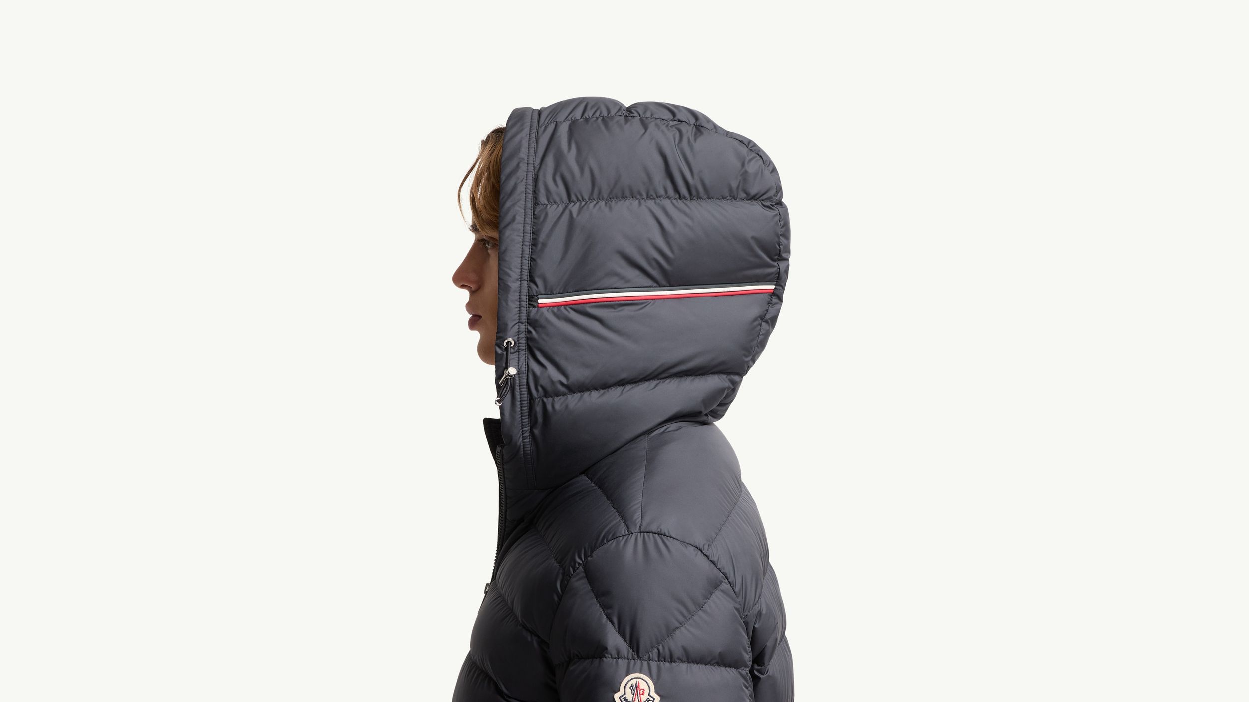 Slide 1 - product.feature.detailtricolorpipinghood.title