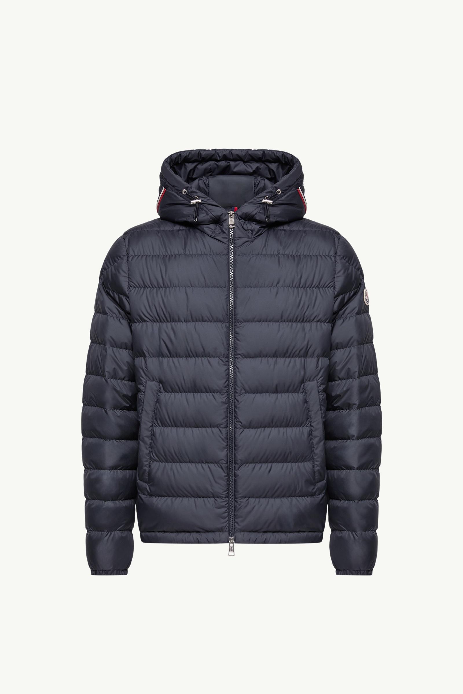 https://moncler-cdn.thron.com/api/v1/content-delivery/shares/dpx6uv/contents/L10911A00006597X2779_F/image/L10911A00006597X2779_F