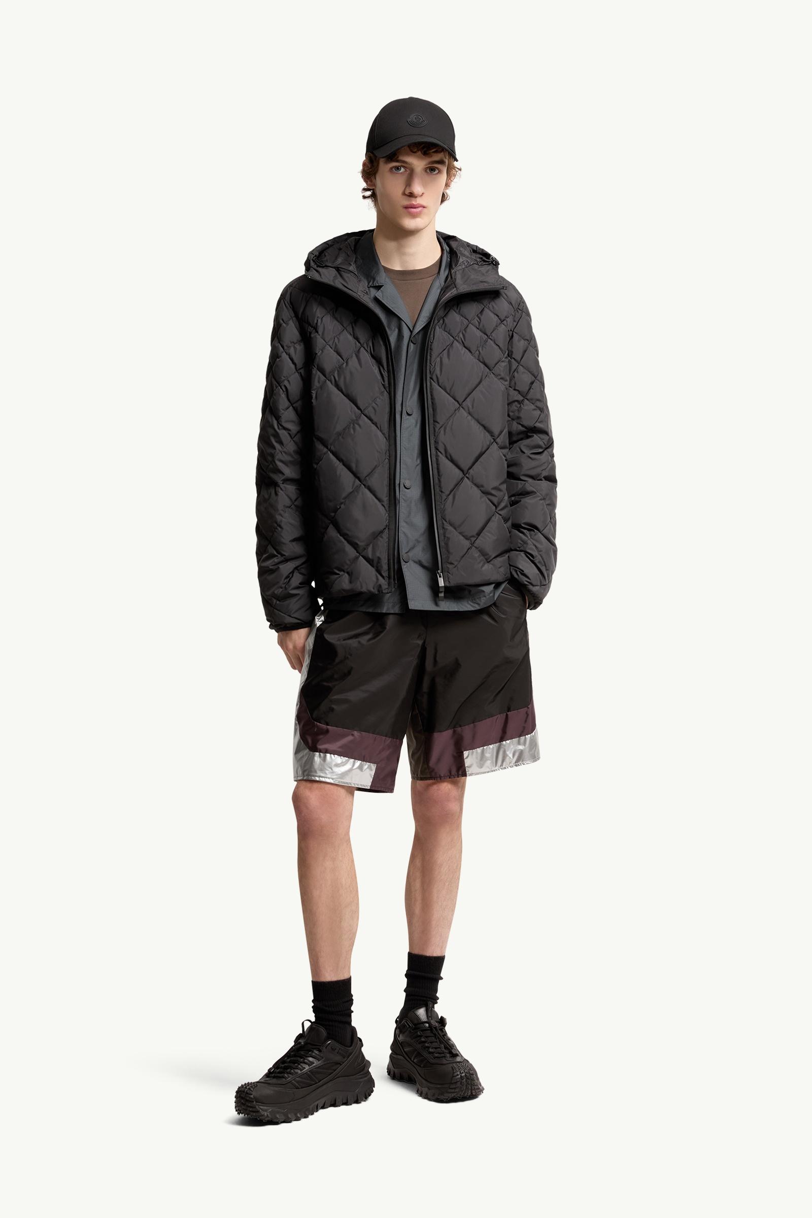 Merak Geometric-Quilted Hooded Short Down Jacket