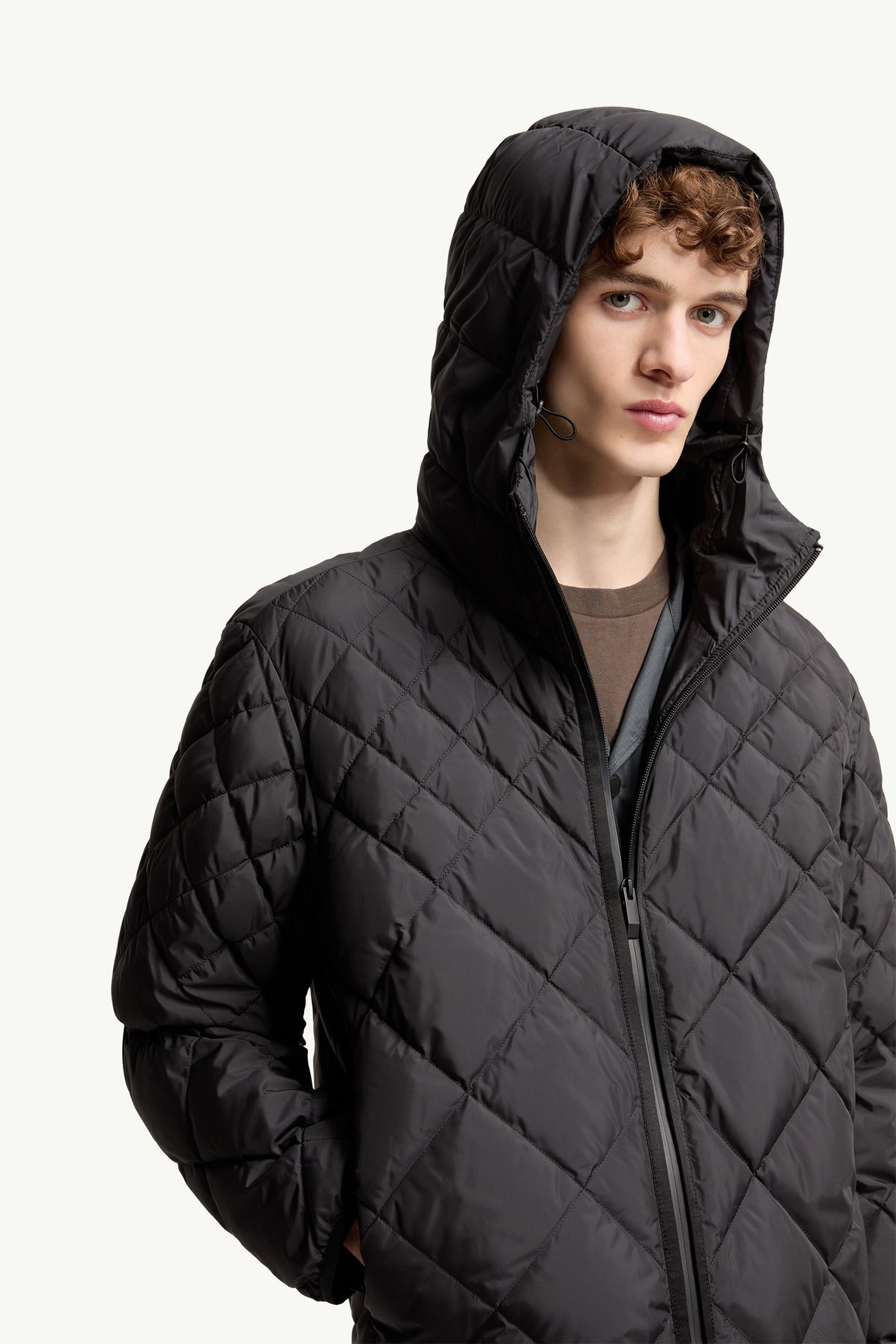 Plumífero corto con capucha y acolchado geométrico Merak Hombre Negro Moncler 5