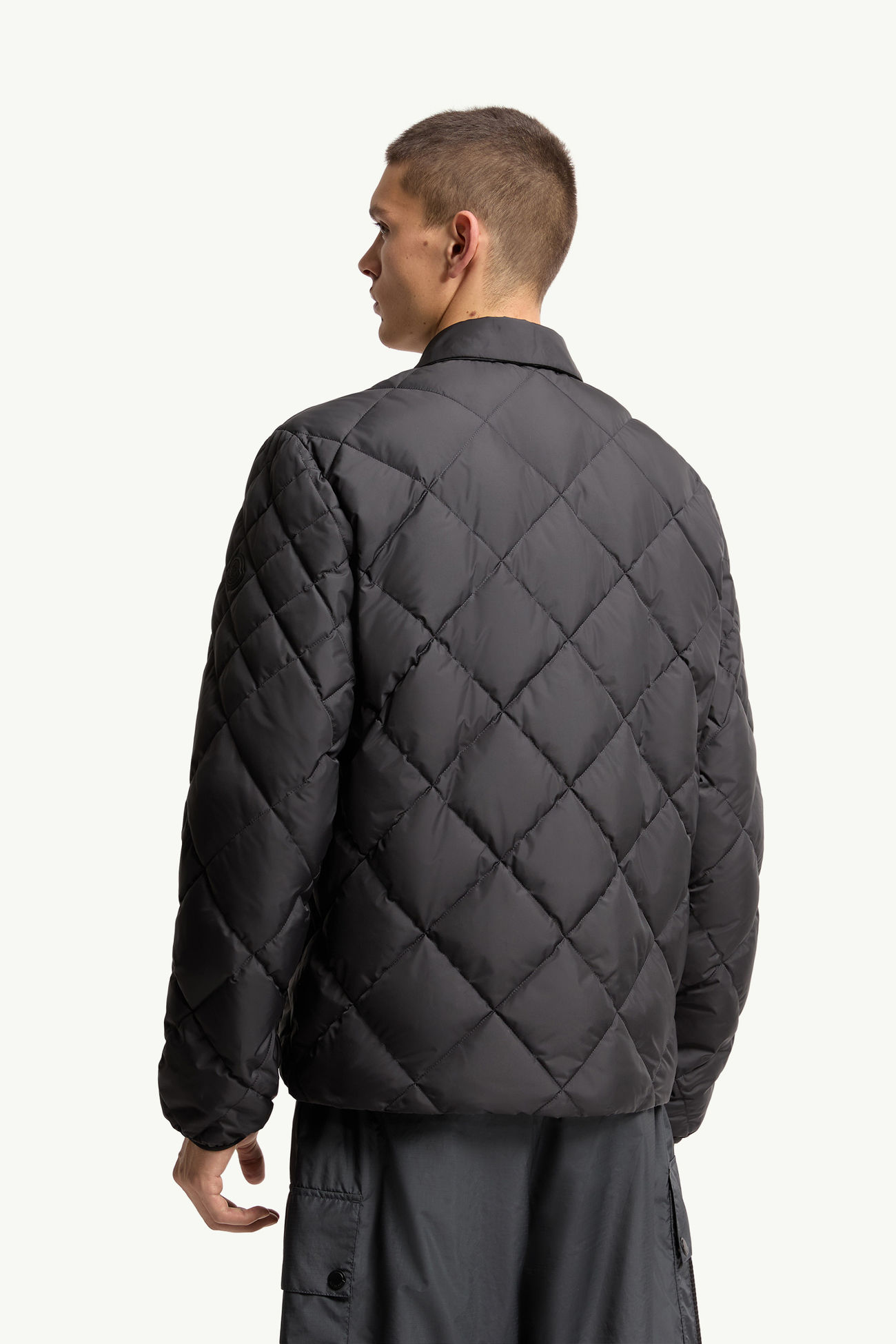 Atria Daunen-Hemdjacke mit Rautensteppung Herren Schwarz Moncler 4