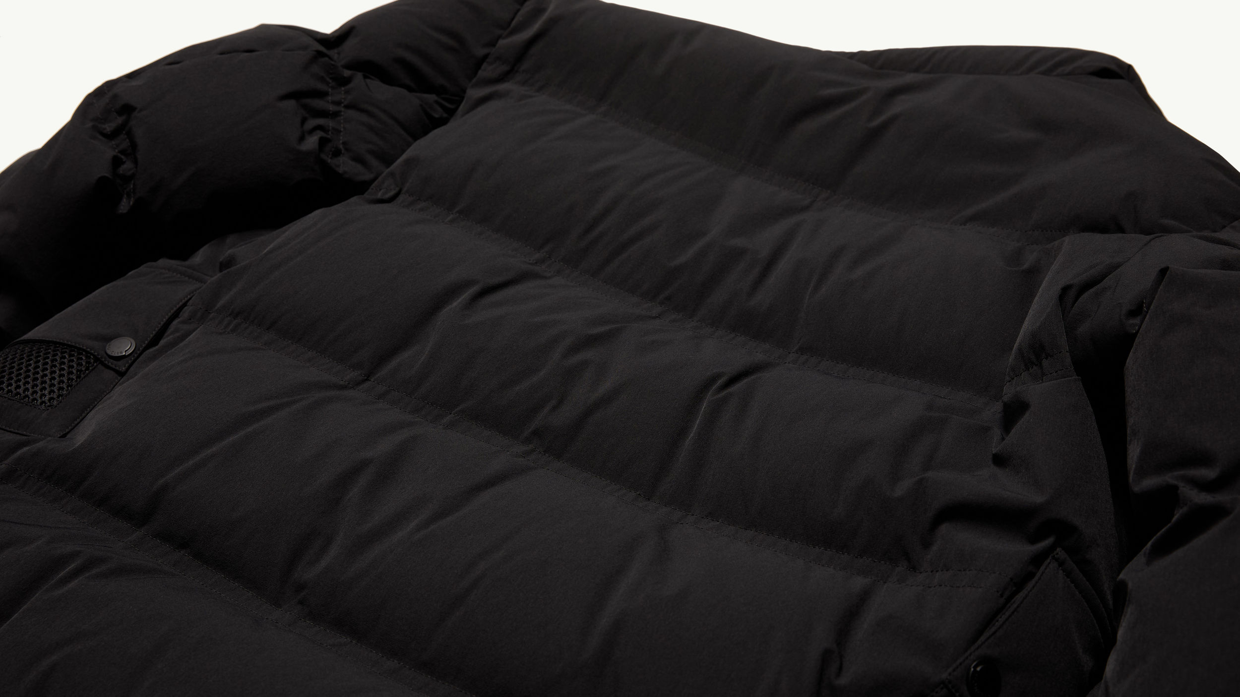 Slide 2 - product.feature.textureripstopmaterial.title