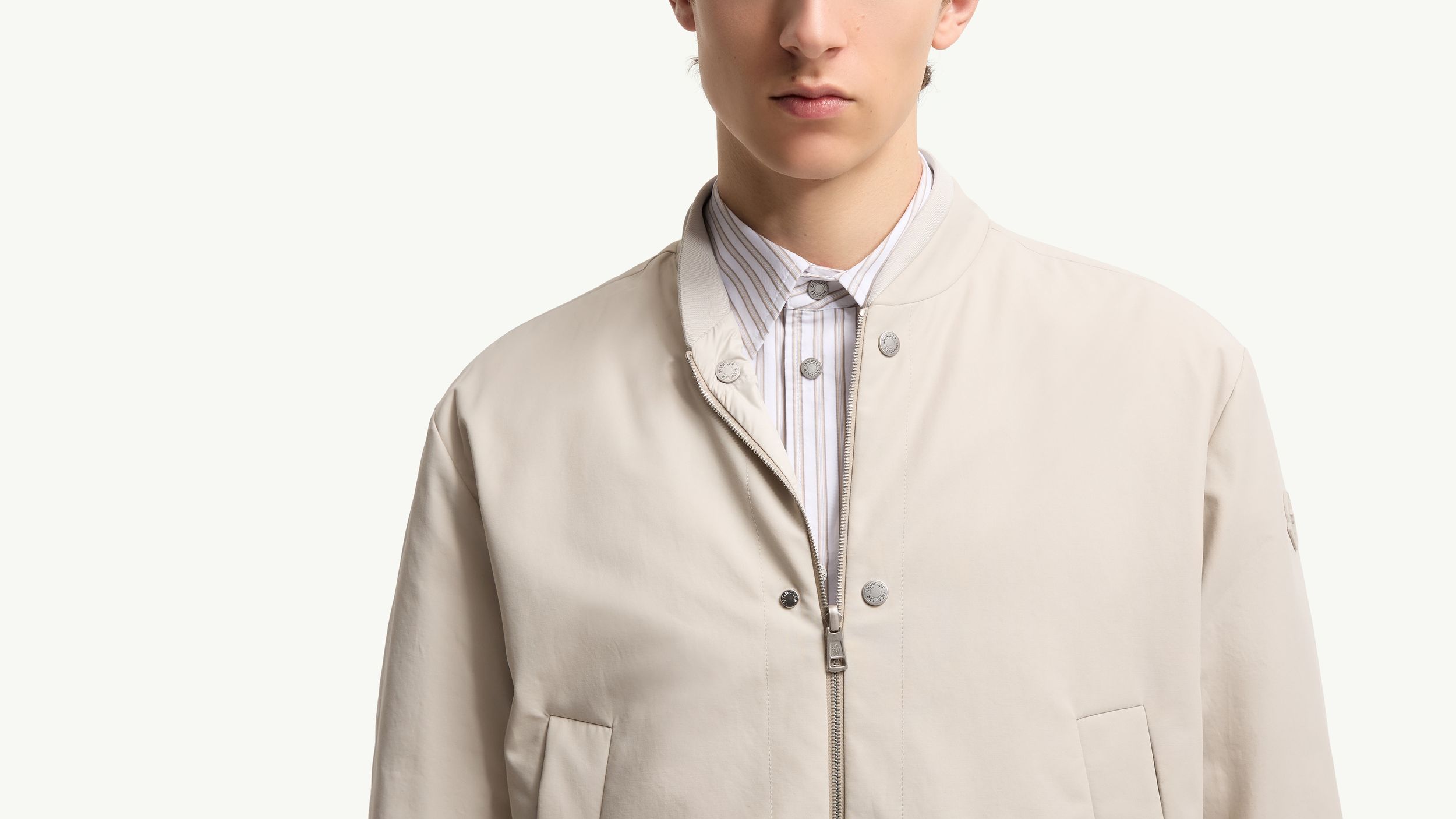 Slide 1 - product.feature.reversible.title