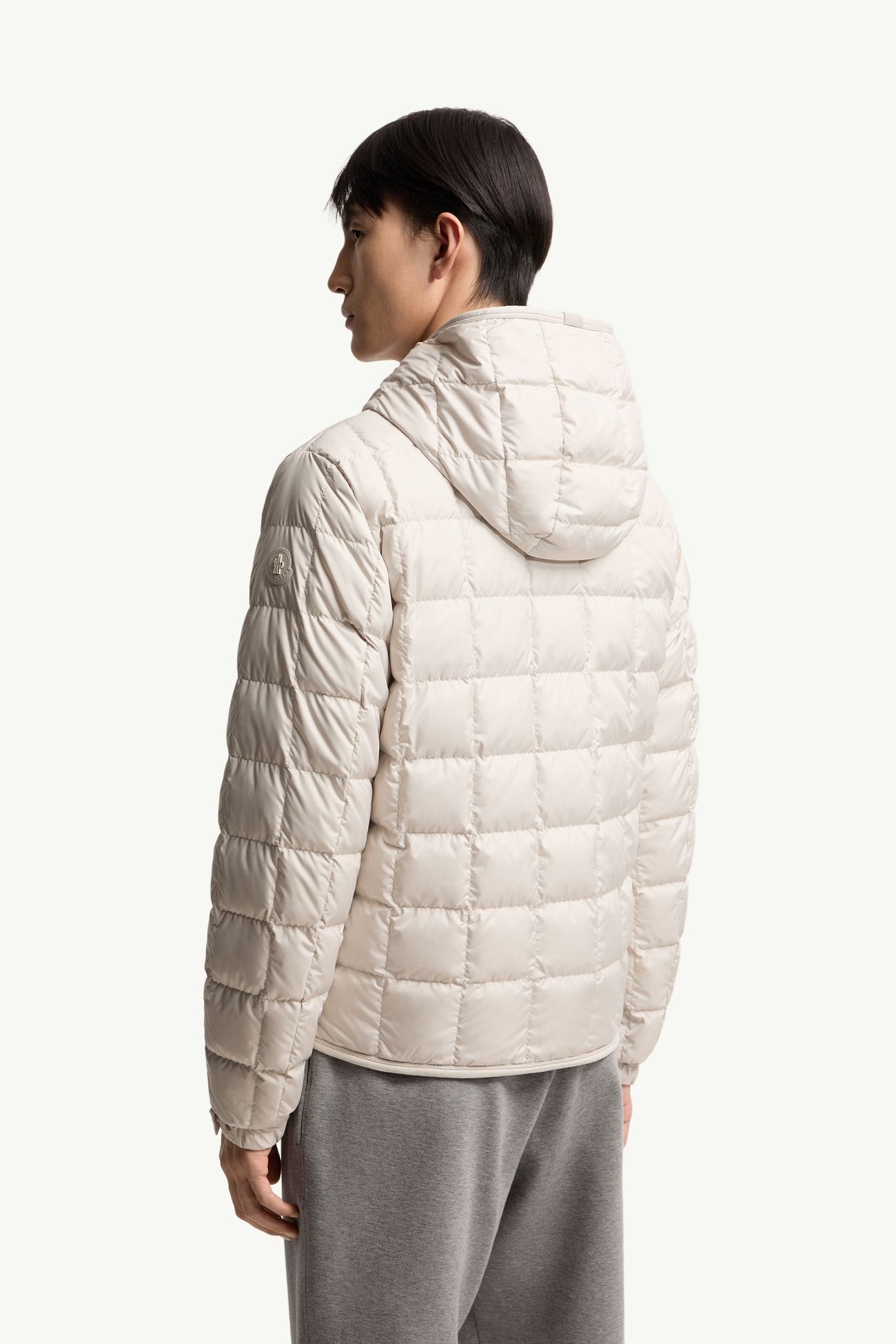 Tahrir 스퀘어 퀼팅 후드 다운 재킷 남성 라이트 베이지 Moncler 4