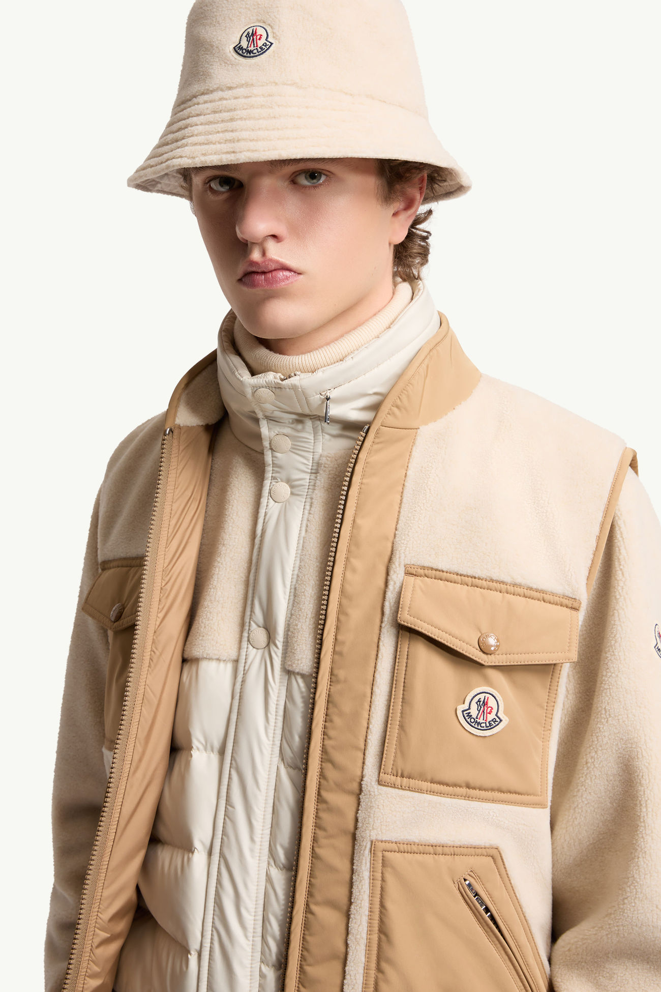 Gilet imbottito in piuma Karakai in pile effetto teddy Uomo Beige Chiaro Moncler 5