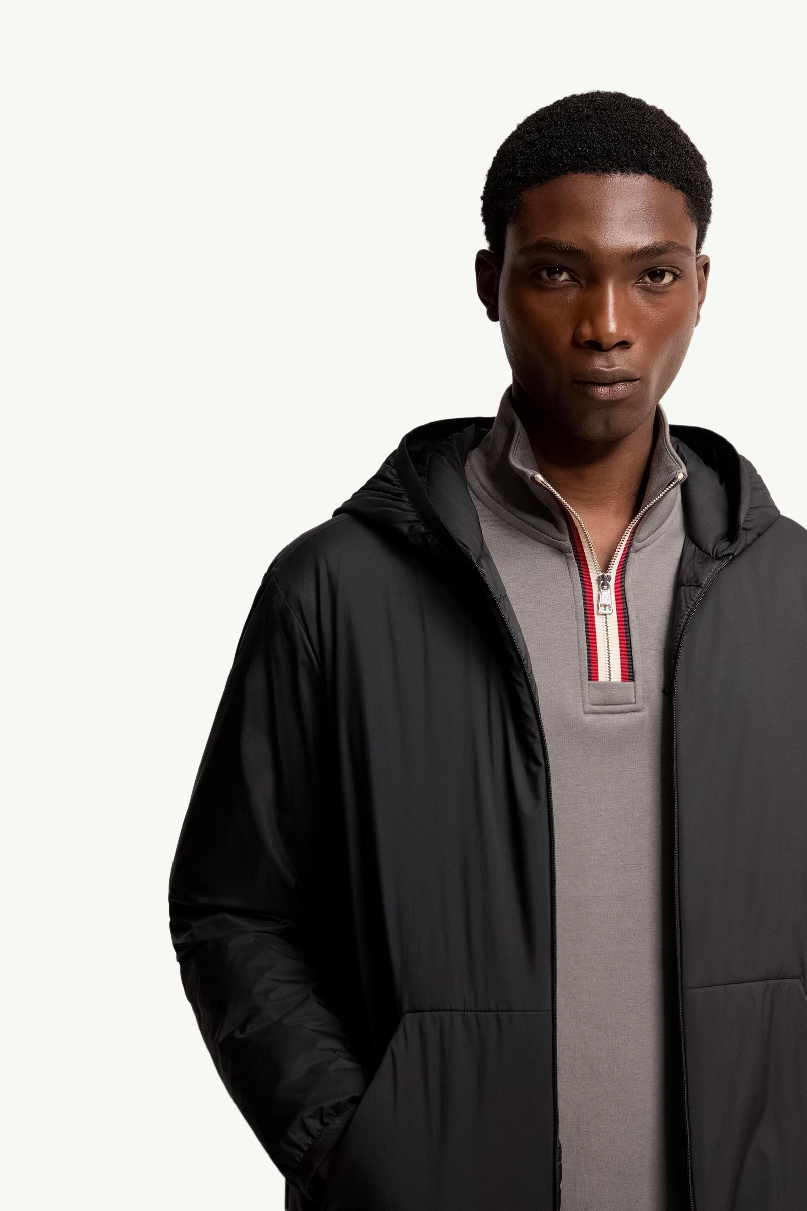 MONCLER ブラックジャケット チェーンディテール L10911A00087597YD999_5