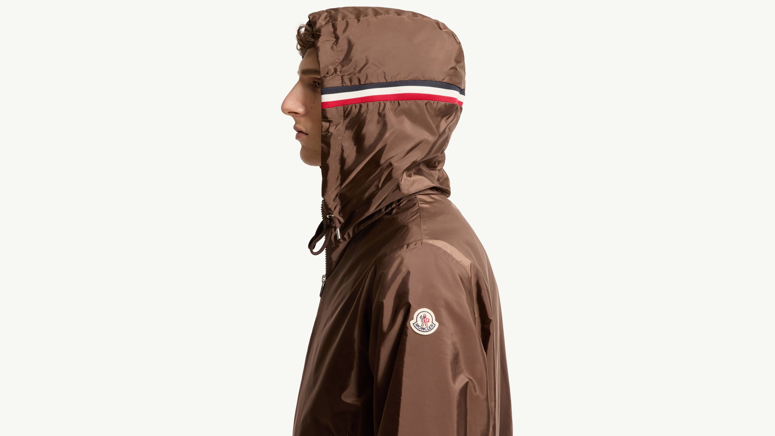 Slide 1 - product.feature.detailtricolorhood.title