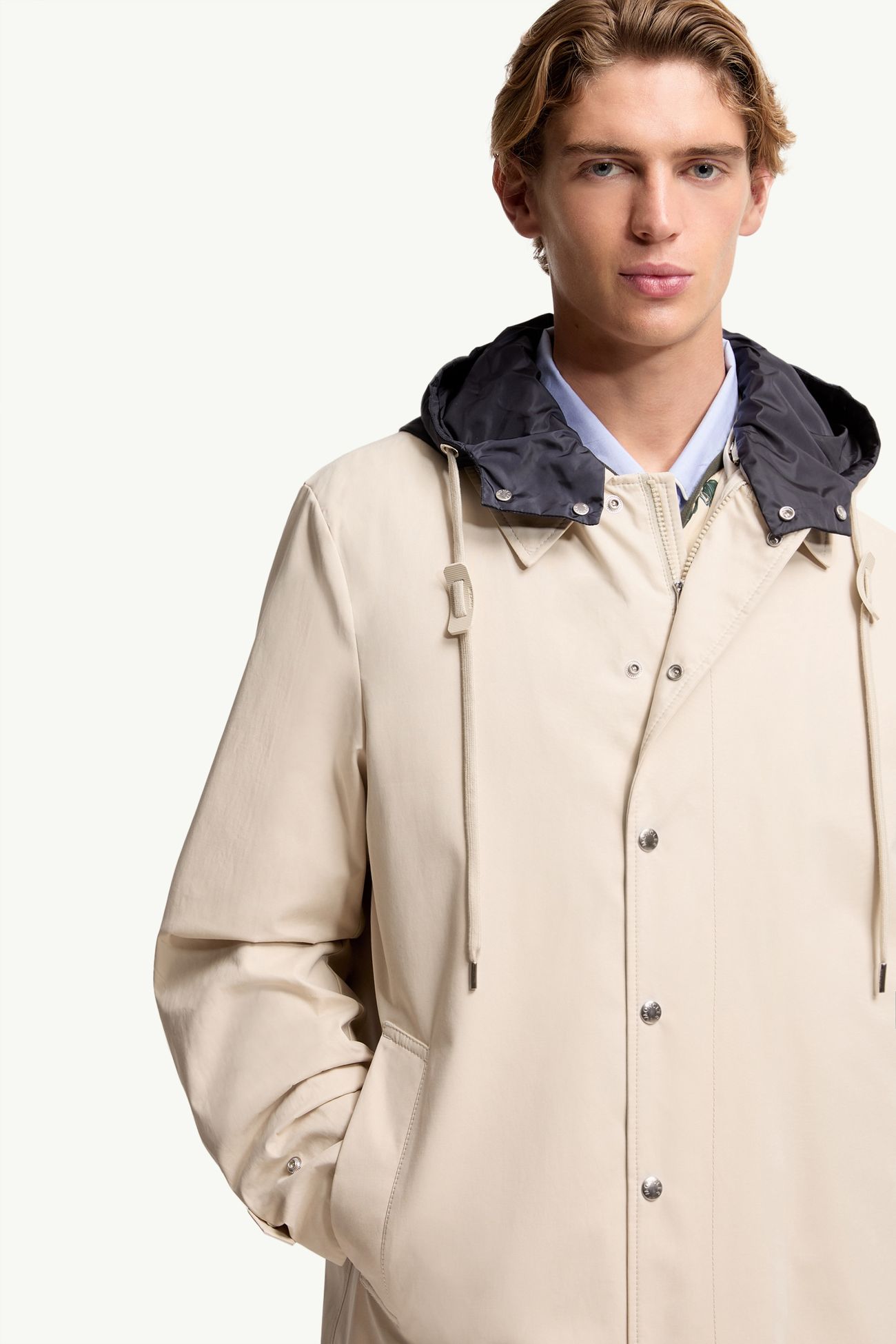 Parka Imbottito Lungo Kervoyal Con Cappuccio Uomo Beige Chiaro Moncler 6