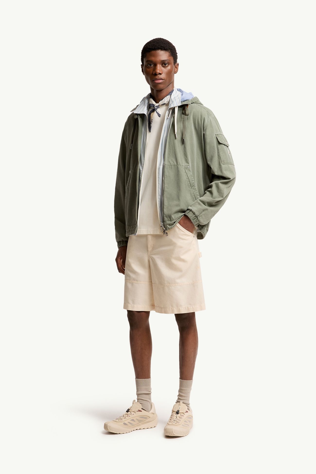 Shorts cargo de gabardina de lino y algodón Hombre Blanco Marfil Moncler 0
