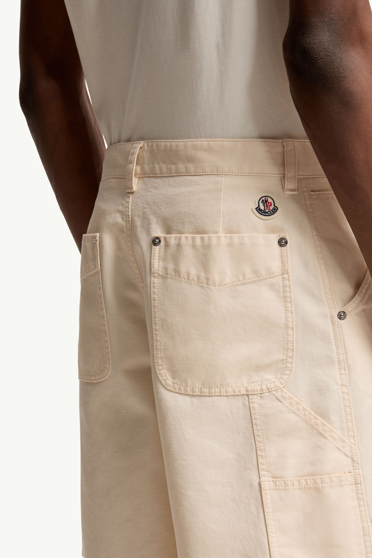 Short cargo en gabardine de lin et coton Hommes Blanc Ivoire Moncler 5