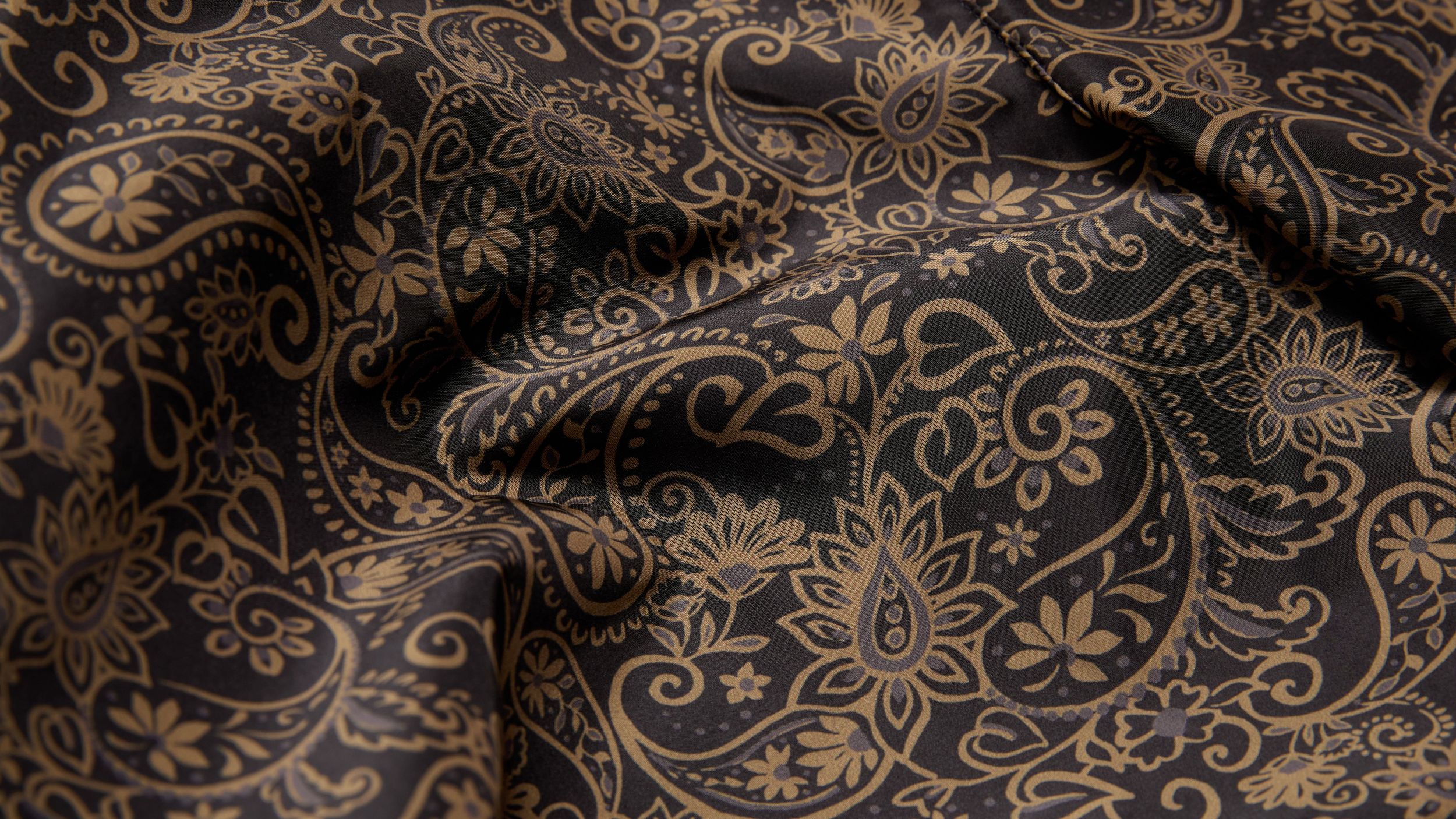 Slide 1 - Striking Motif