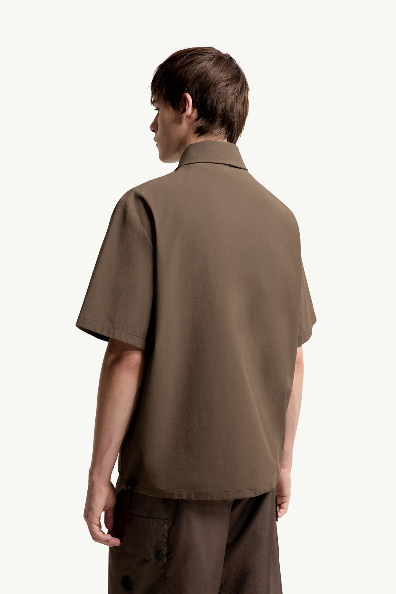 Camicia a maniche corte con mezza zip e logo Uomo Marrone Moncler 4